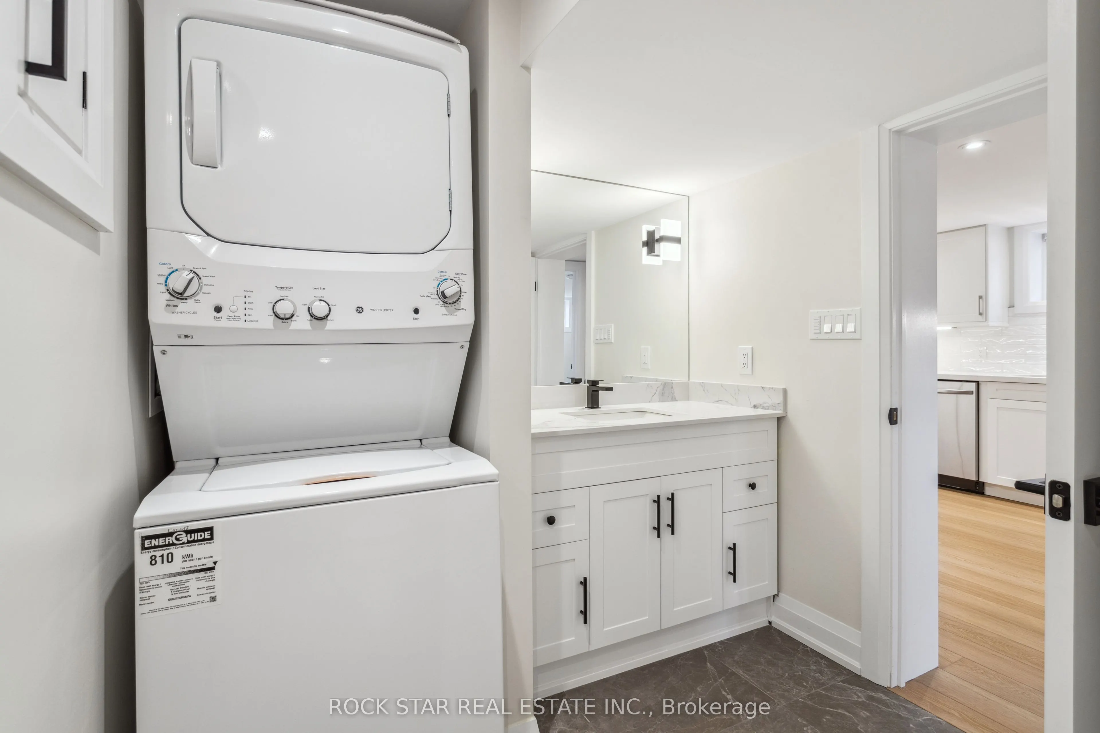 121 TOBY Crescent, #Lower