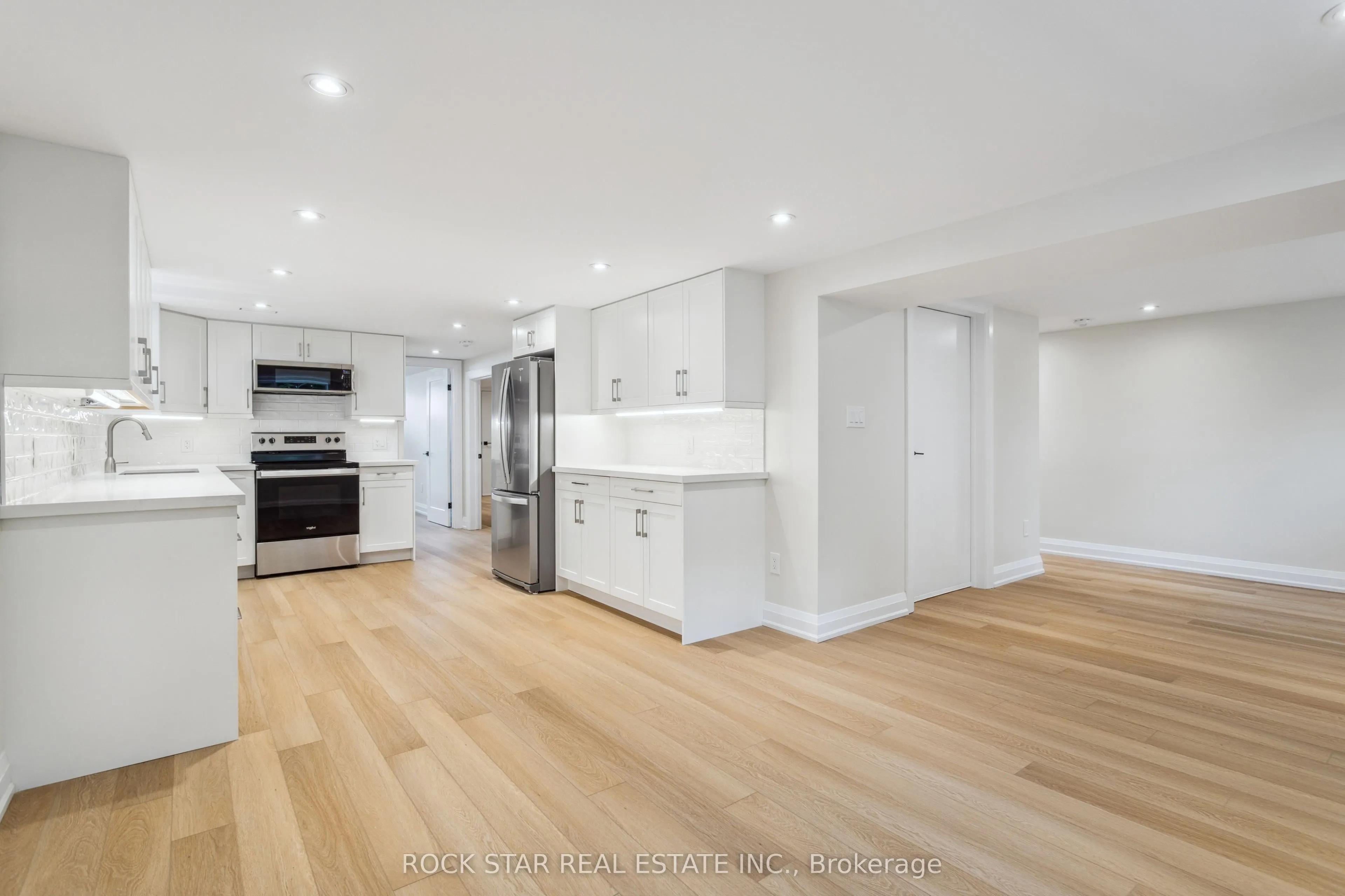 121 TOBY Crescent, #Lower
