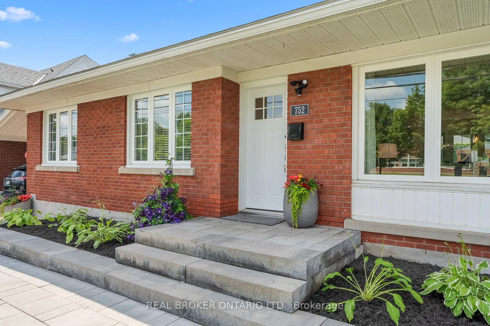 752 Smyth Road