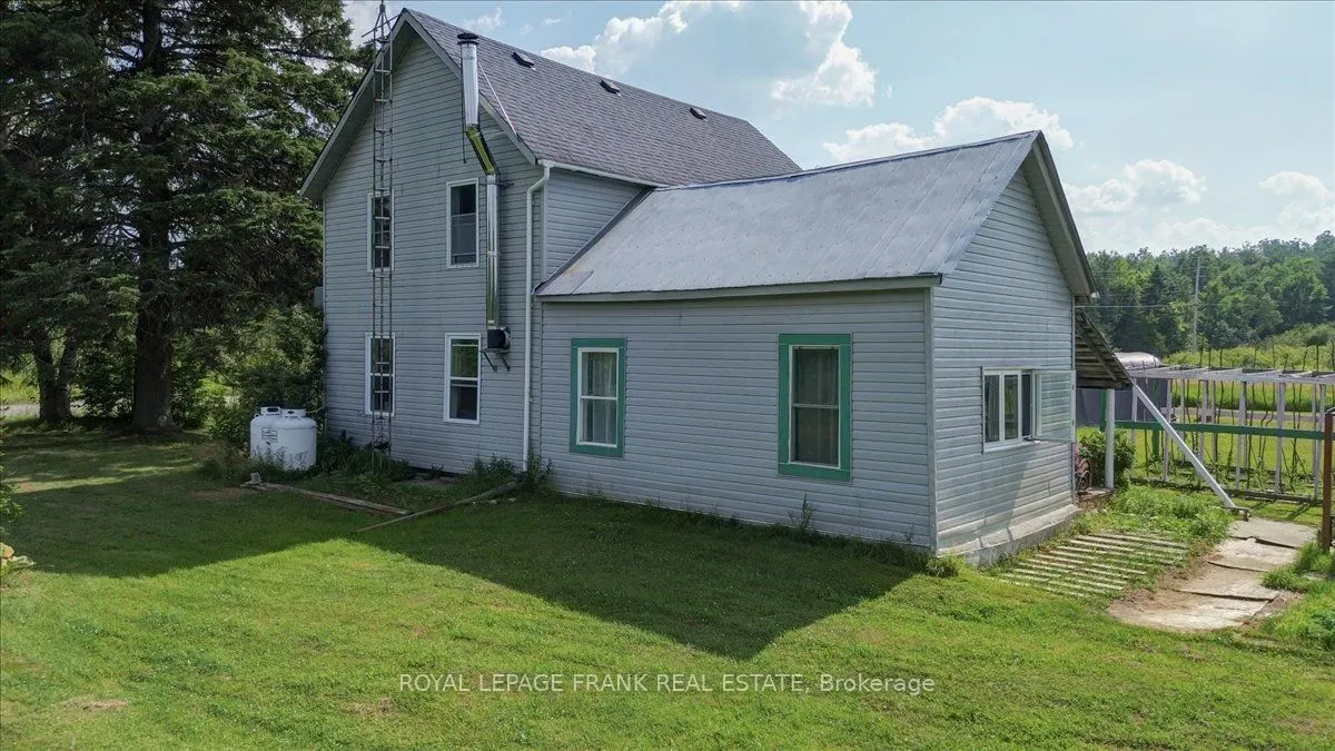 99 Anstruther Lake Road