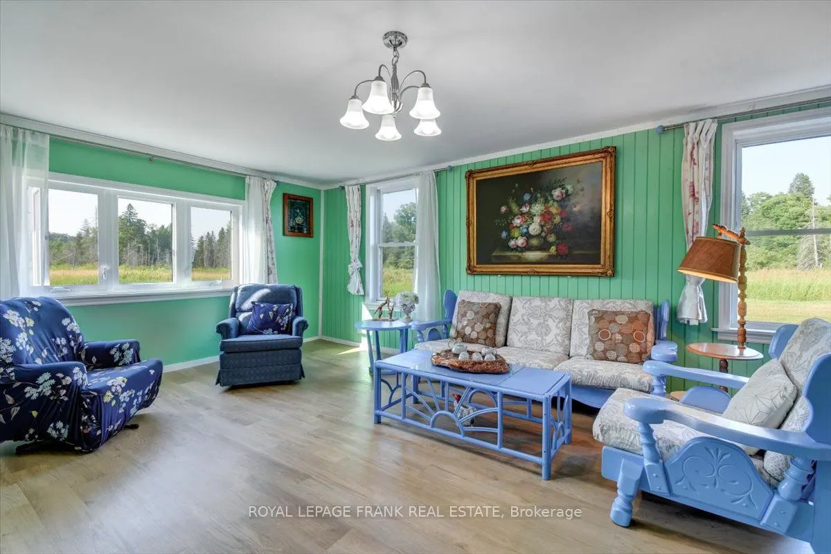 99 Anstruther Lake Road