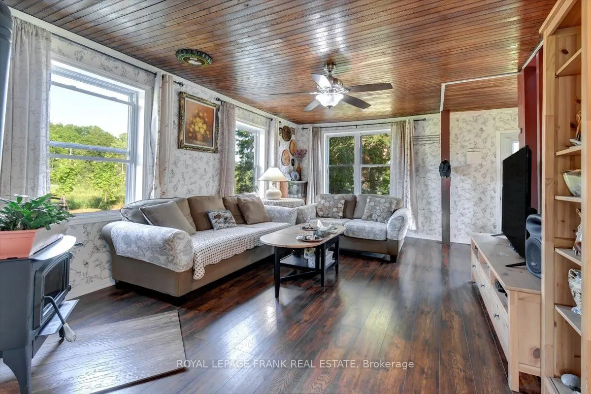 99 Anstruther Lake Road