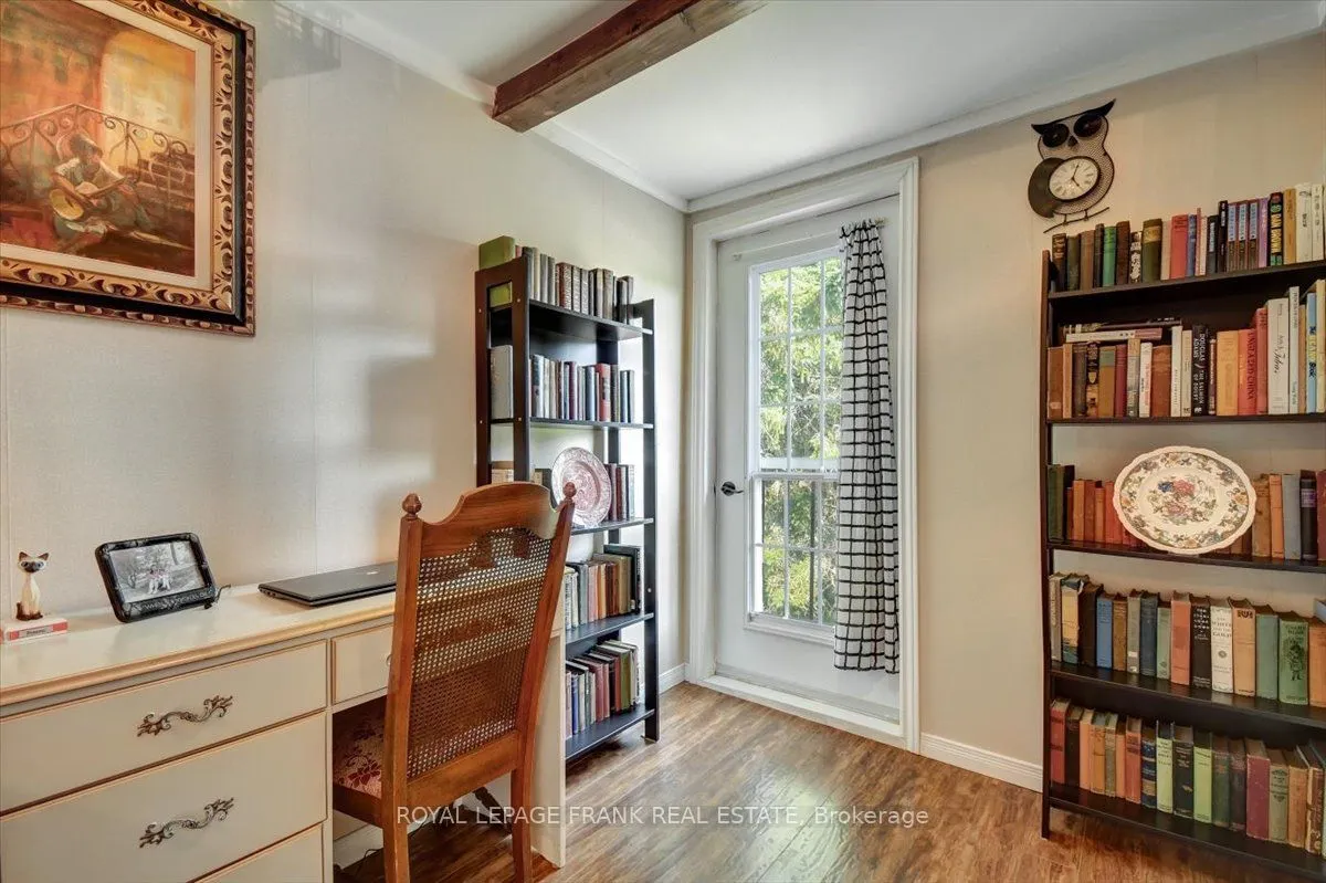 99 Anstruther Lake Road