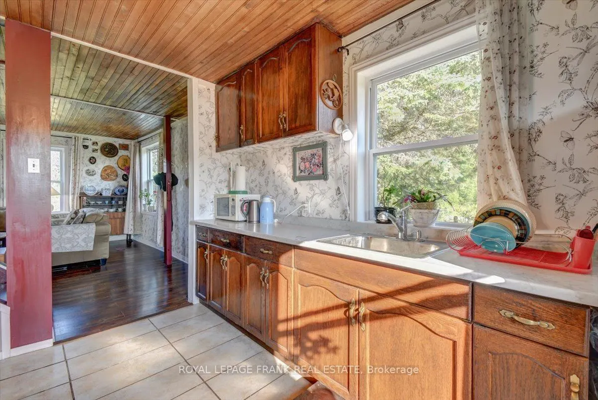 99 Anstruther Lake Road