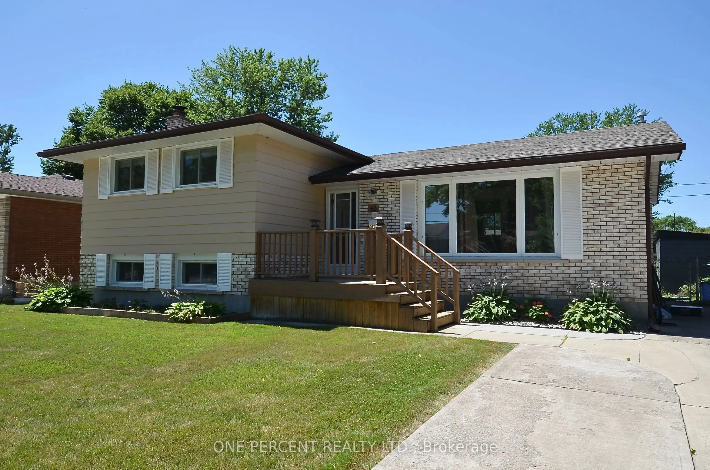 43 Loyalist Drive