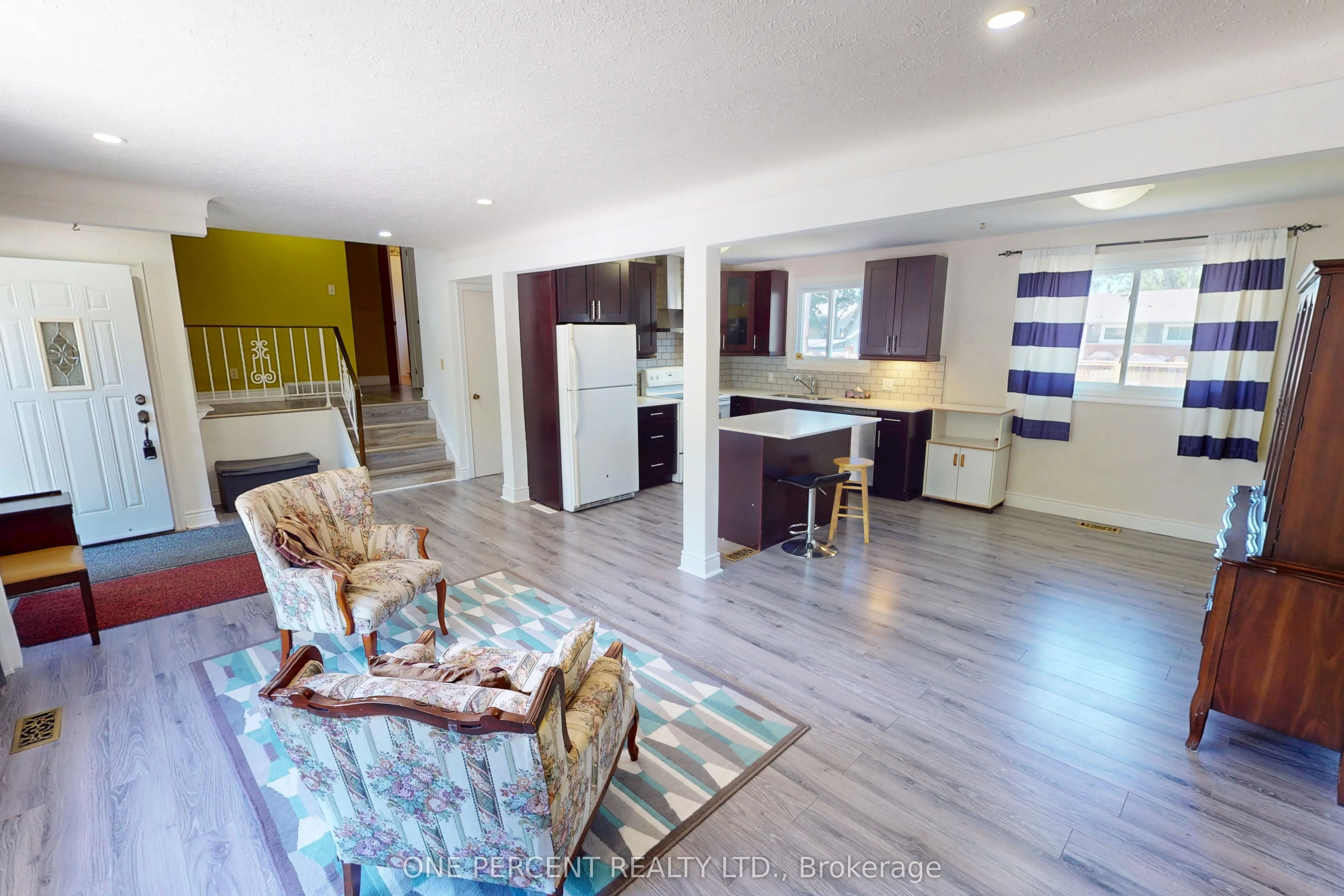 43 Loyalist Drive