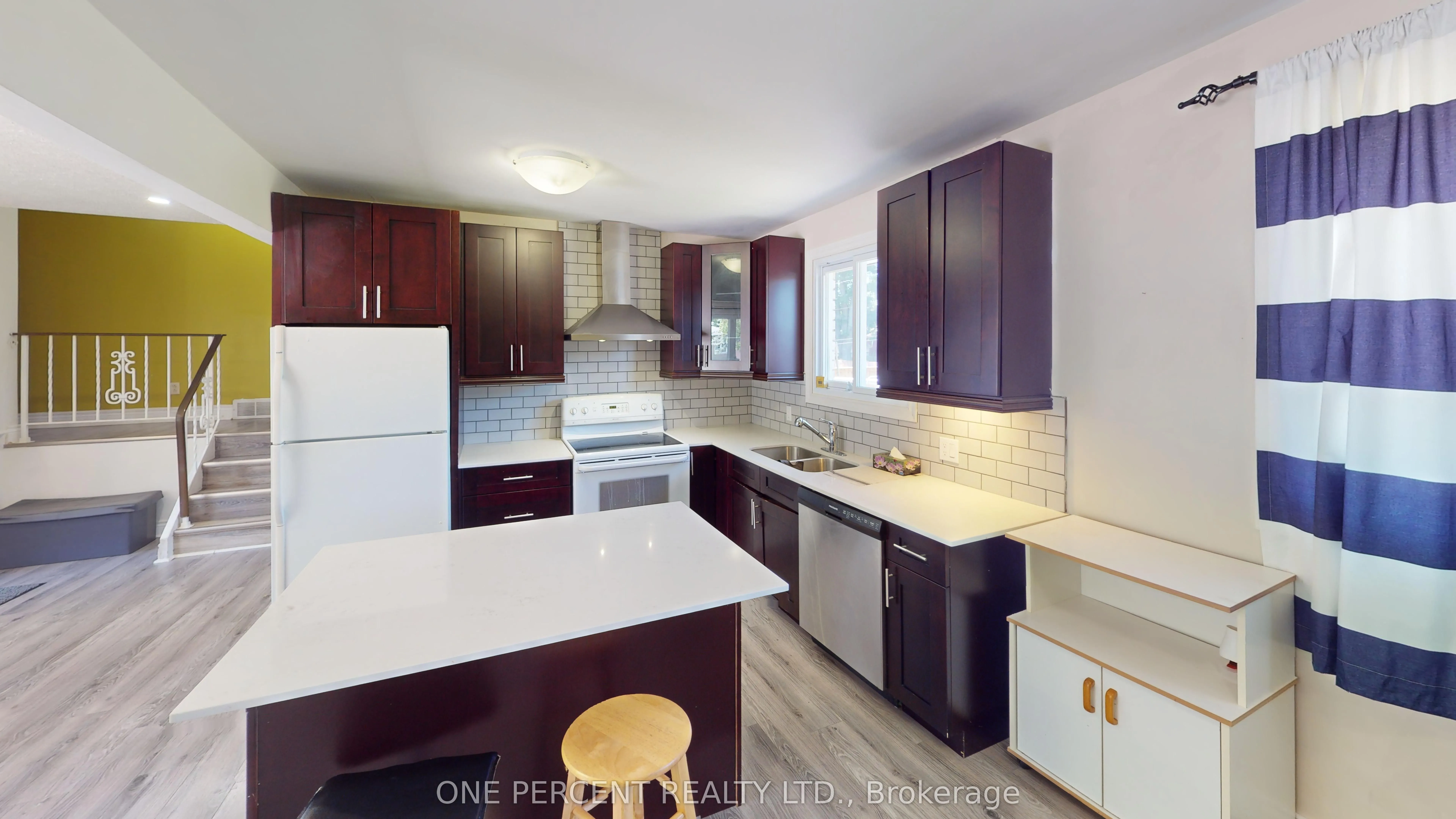 43 Loyalist Drive