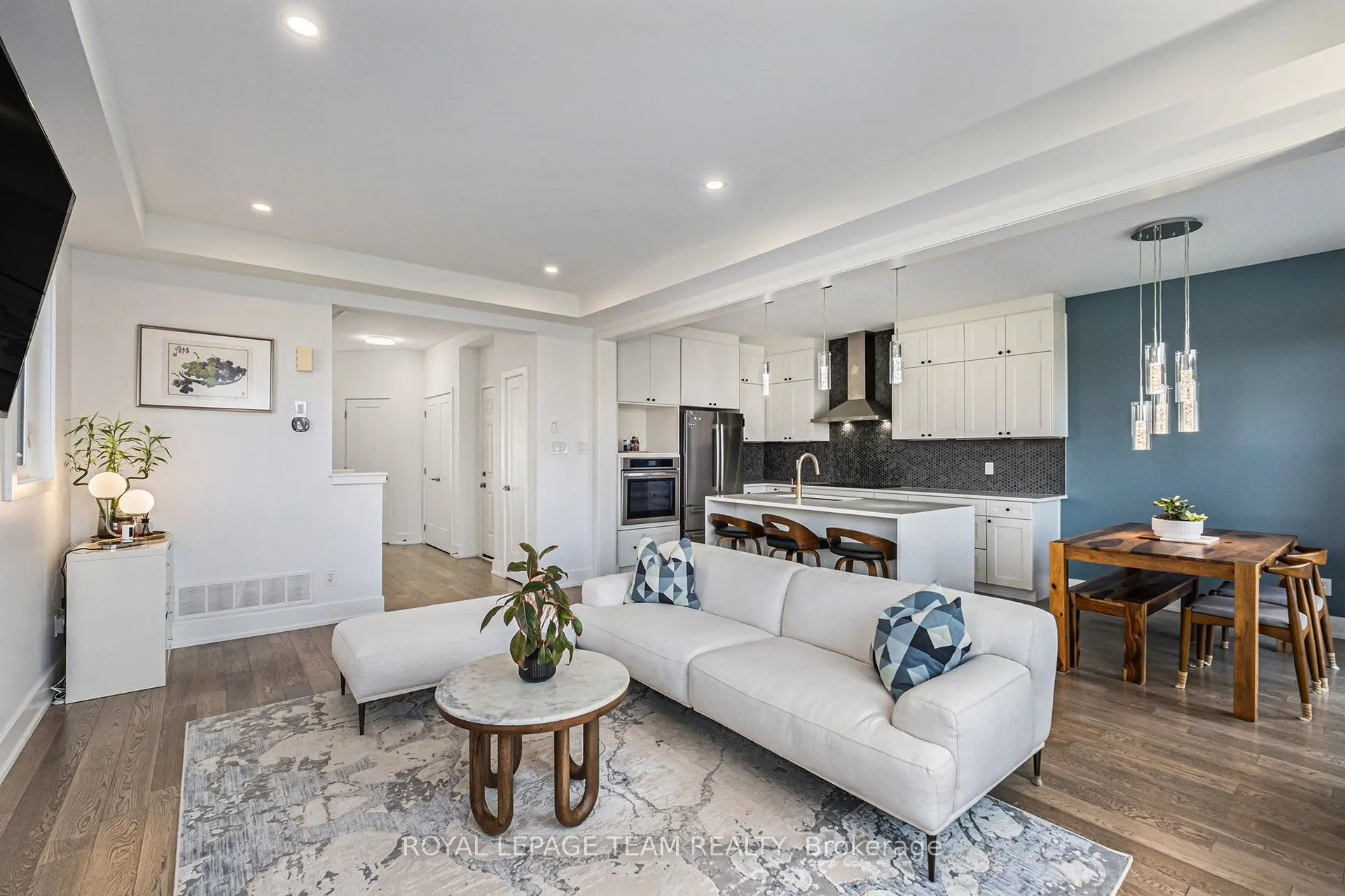 622 Malahat Way