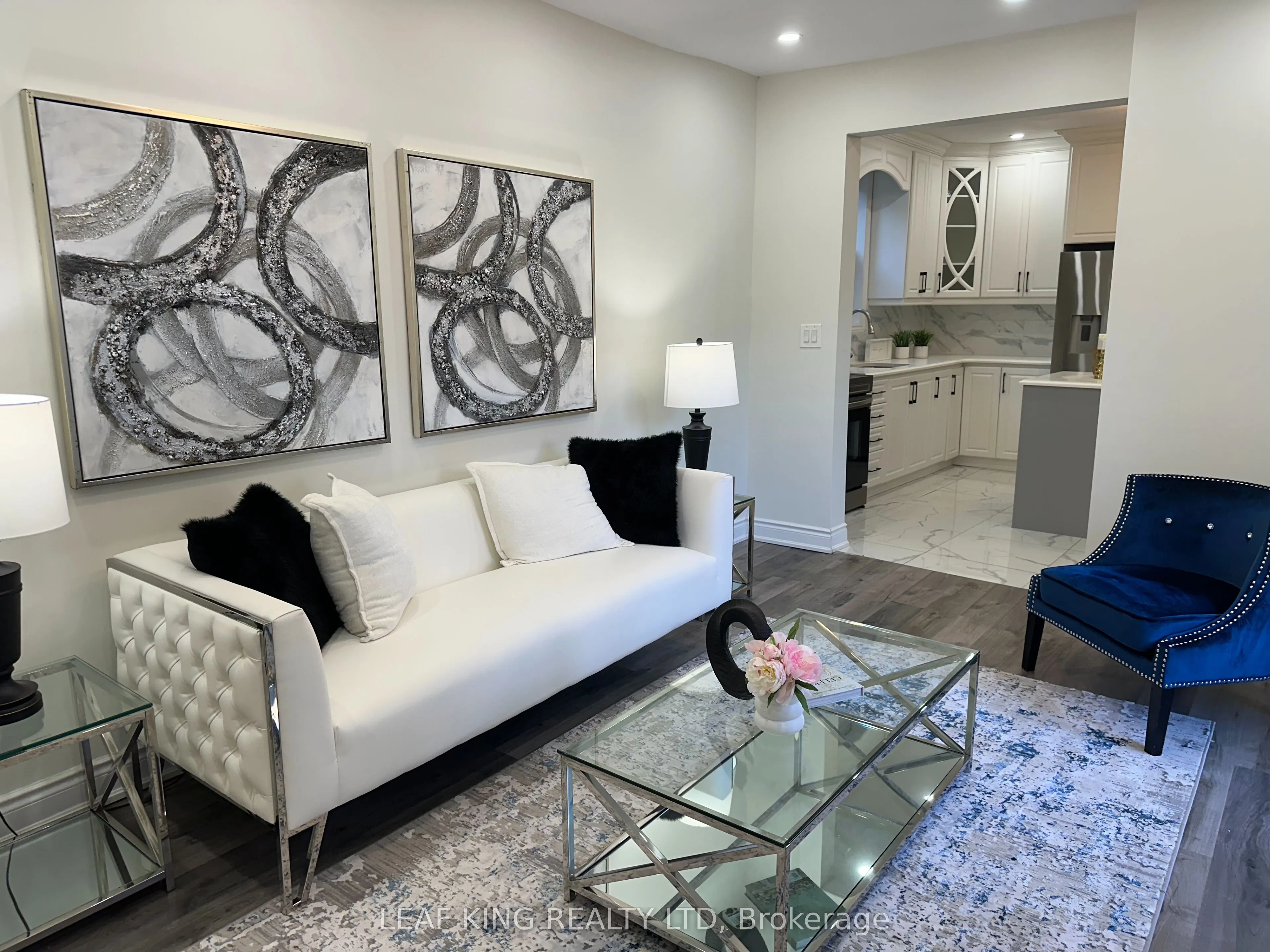 315 Simcoe Street