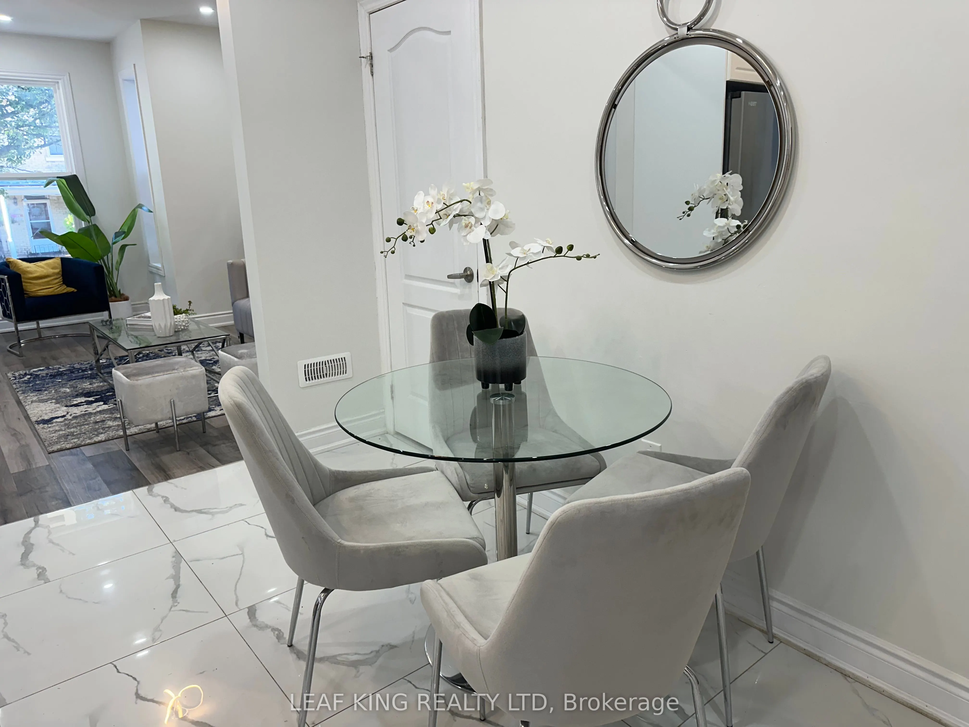 315 Simcoe Street