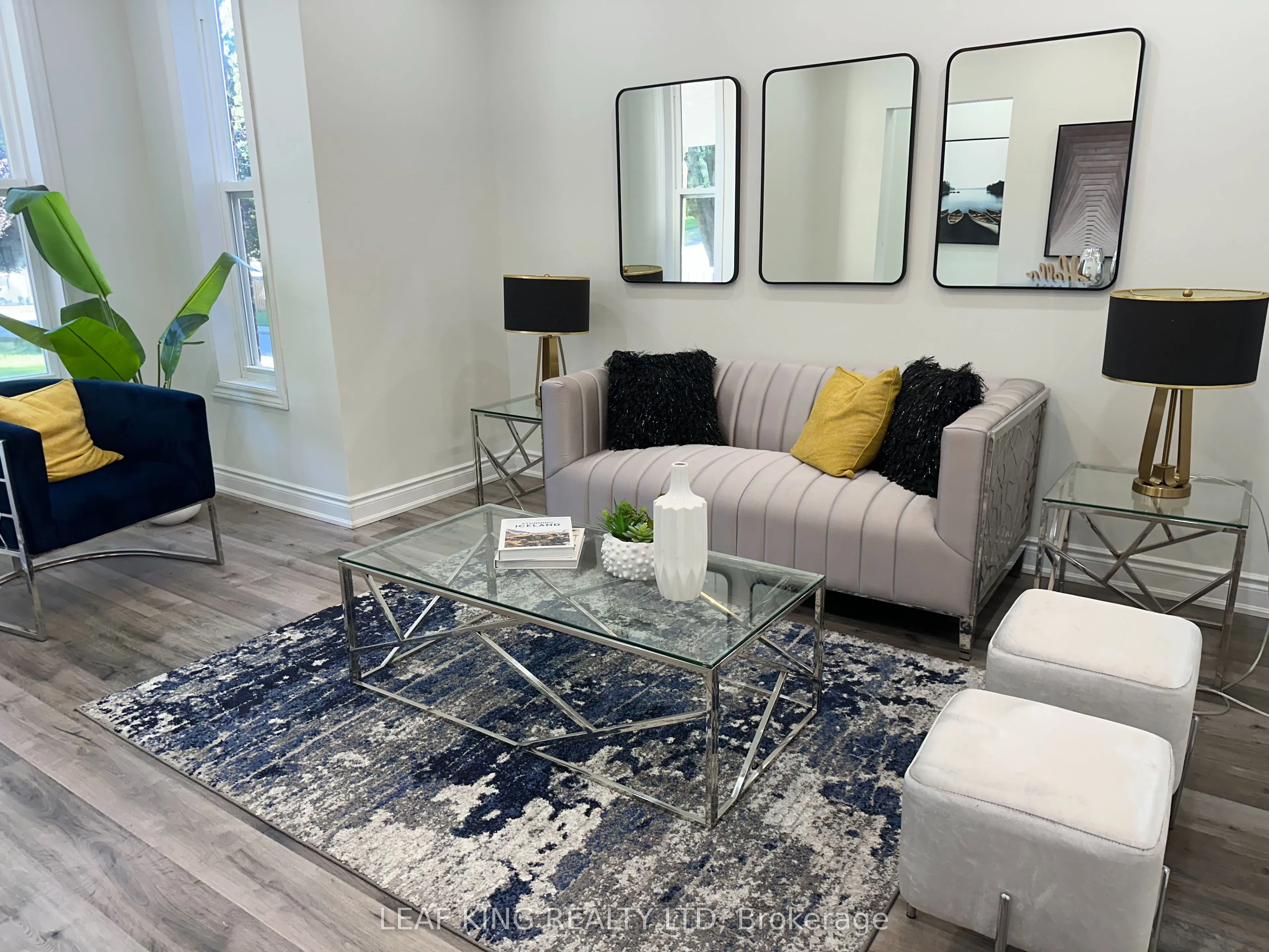 315 Simcoe Street