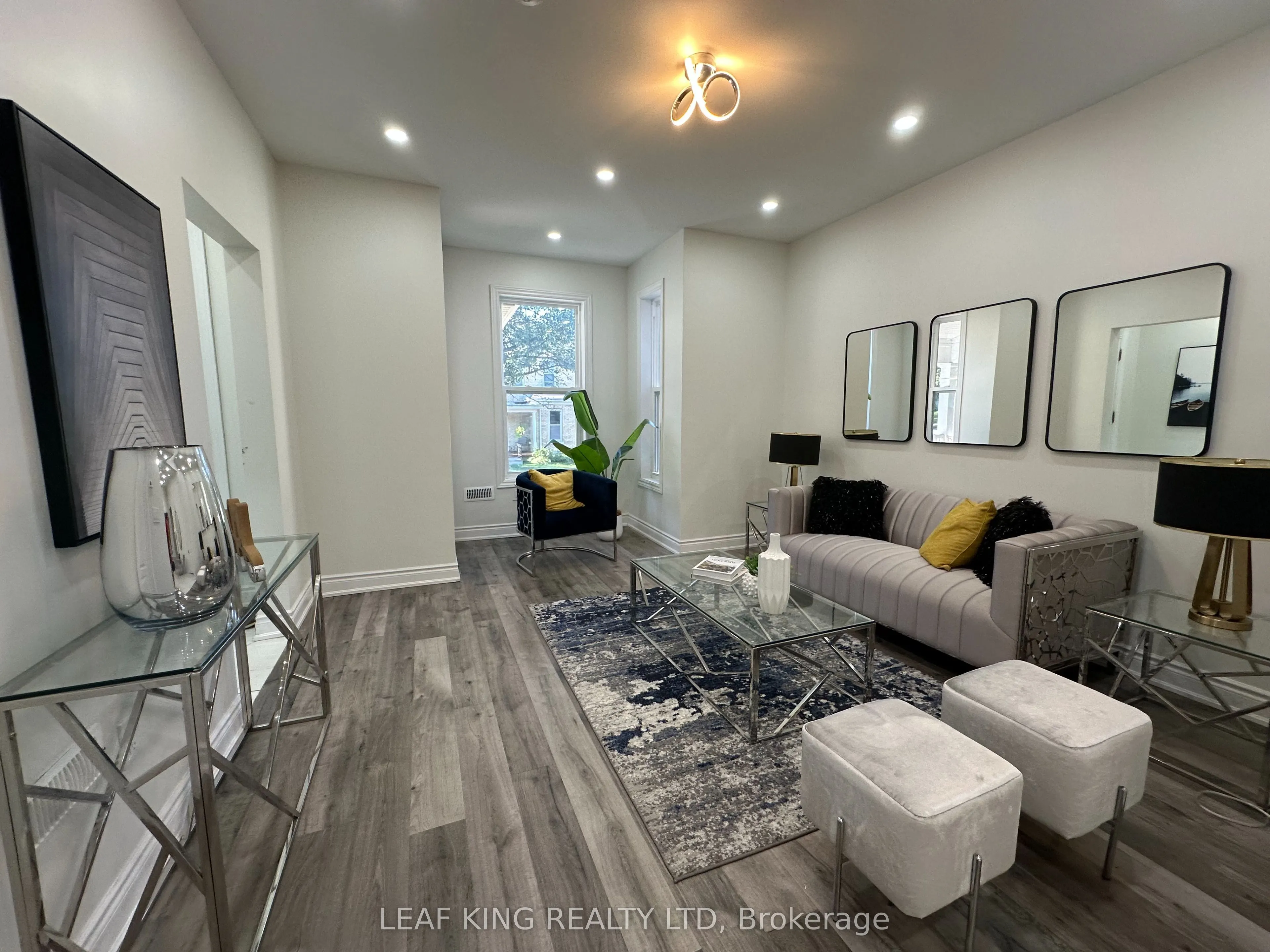 315 Simcoe Street