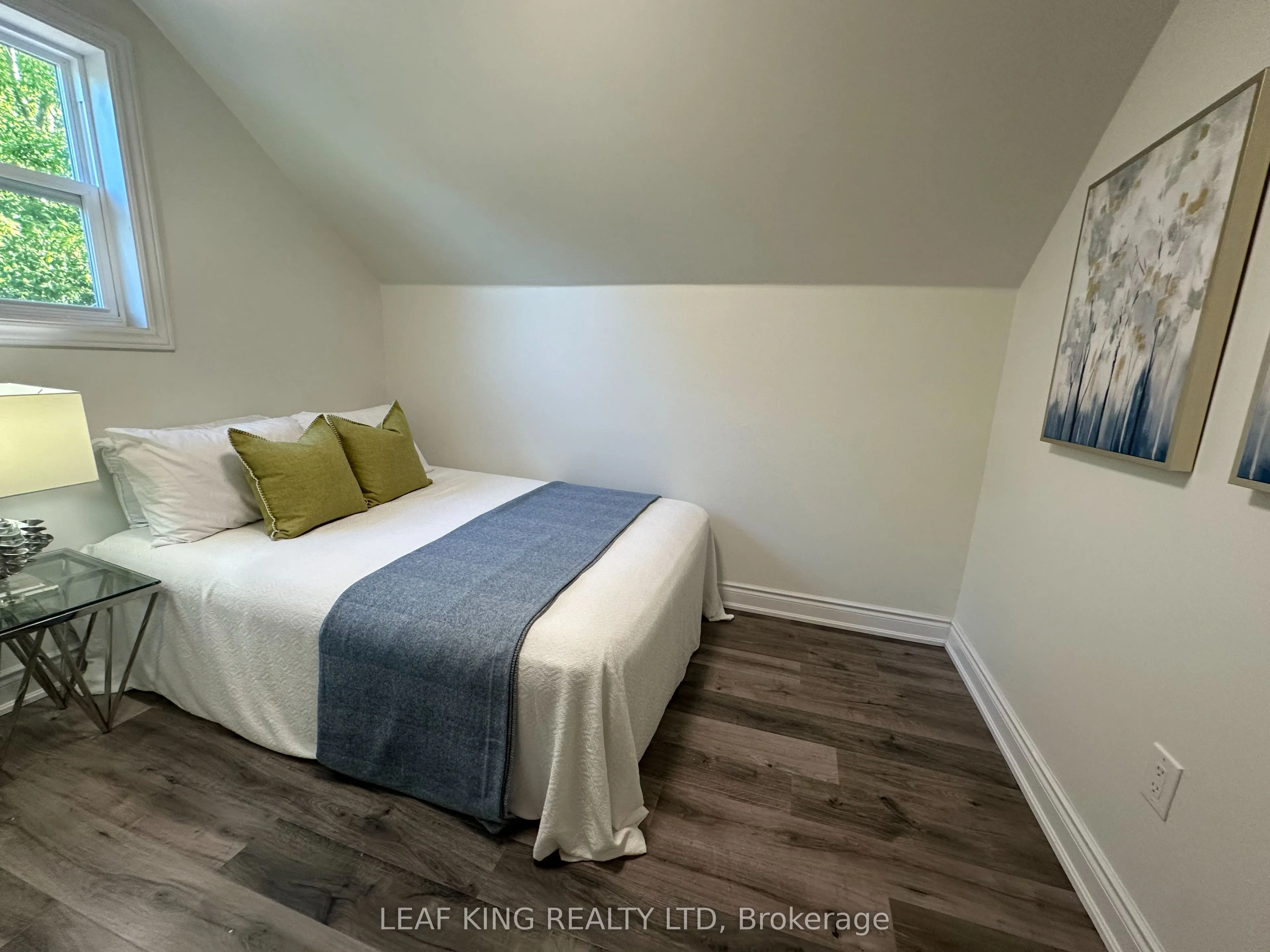 315 Simcoe Street