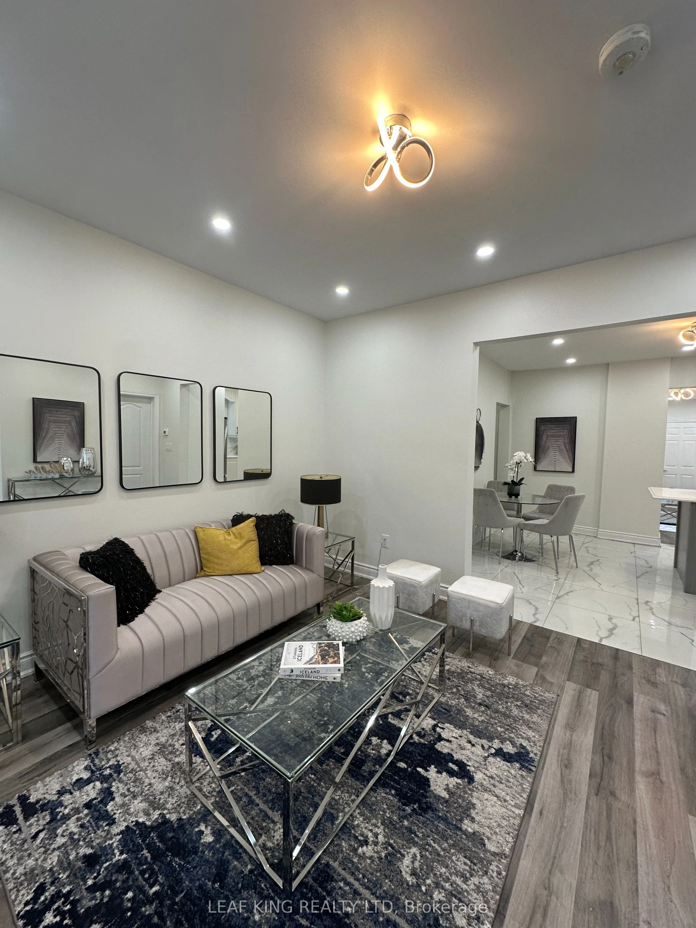 315 Simcoe Street