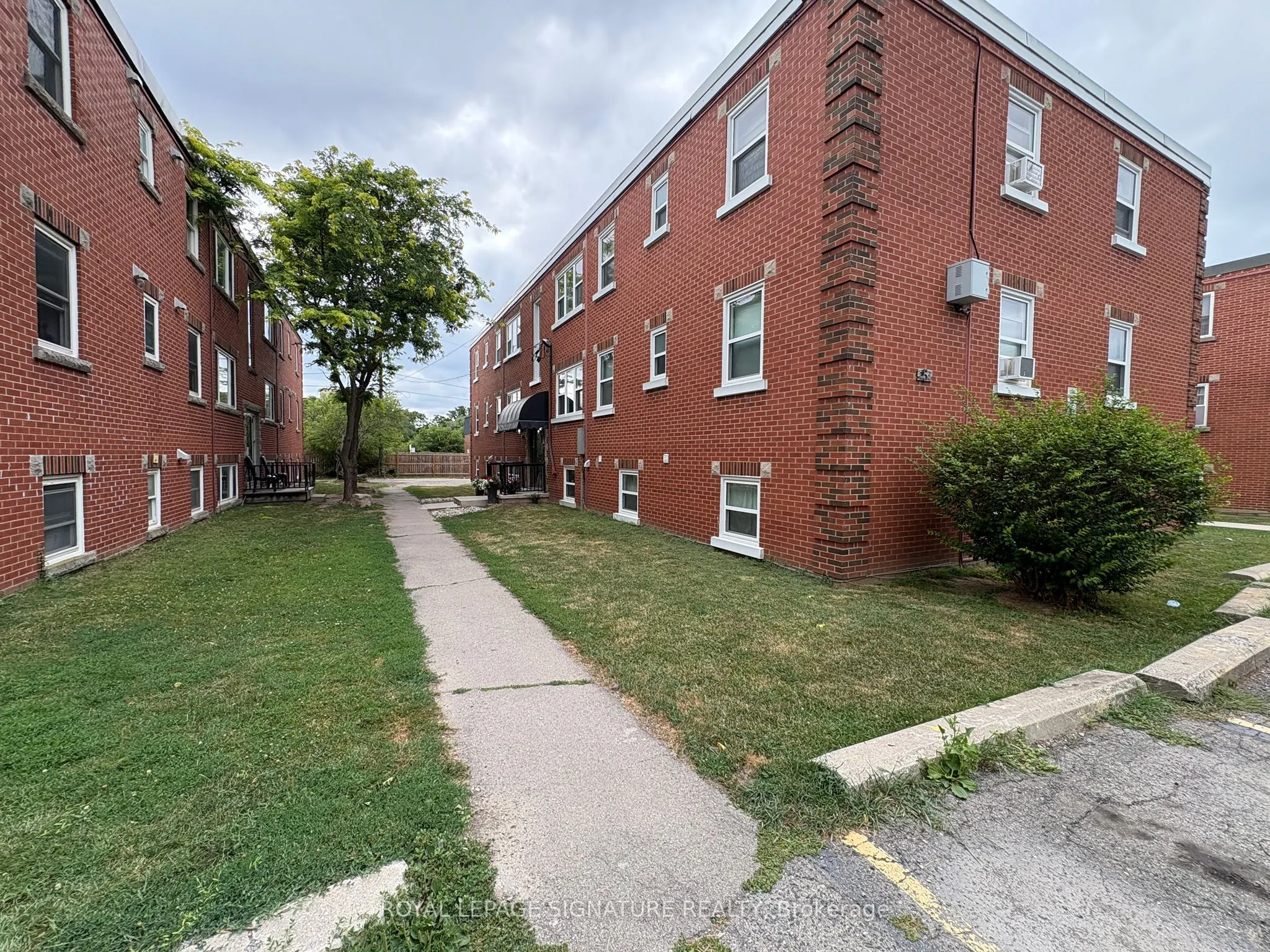 5 Applewood Avenue, #1