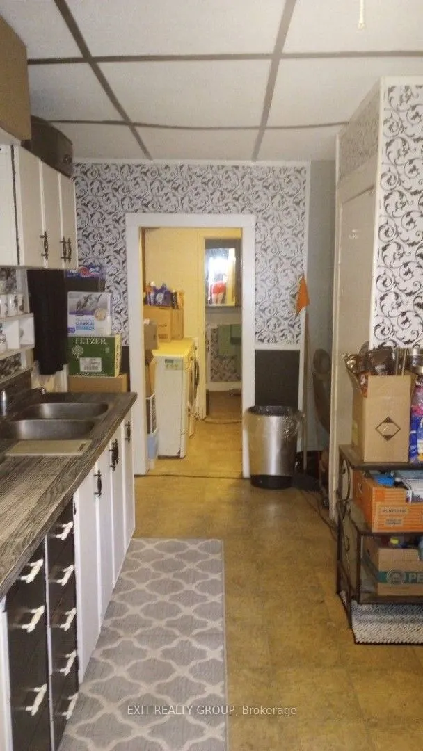 33 Glastonbury Road