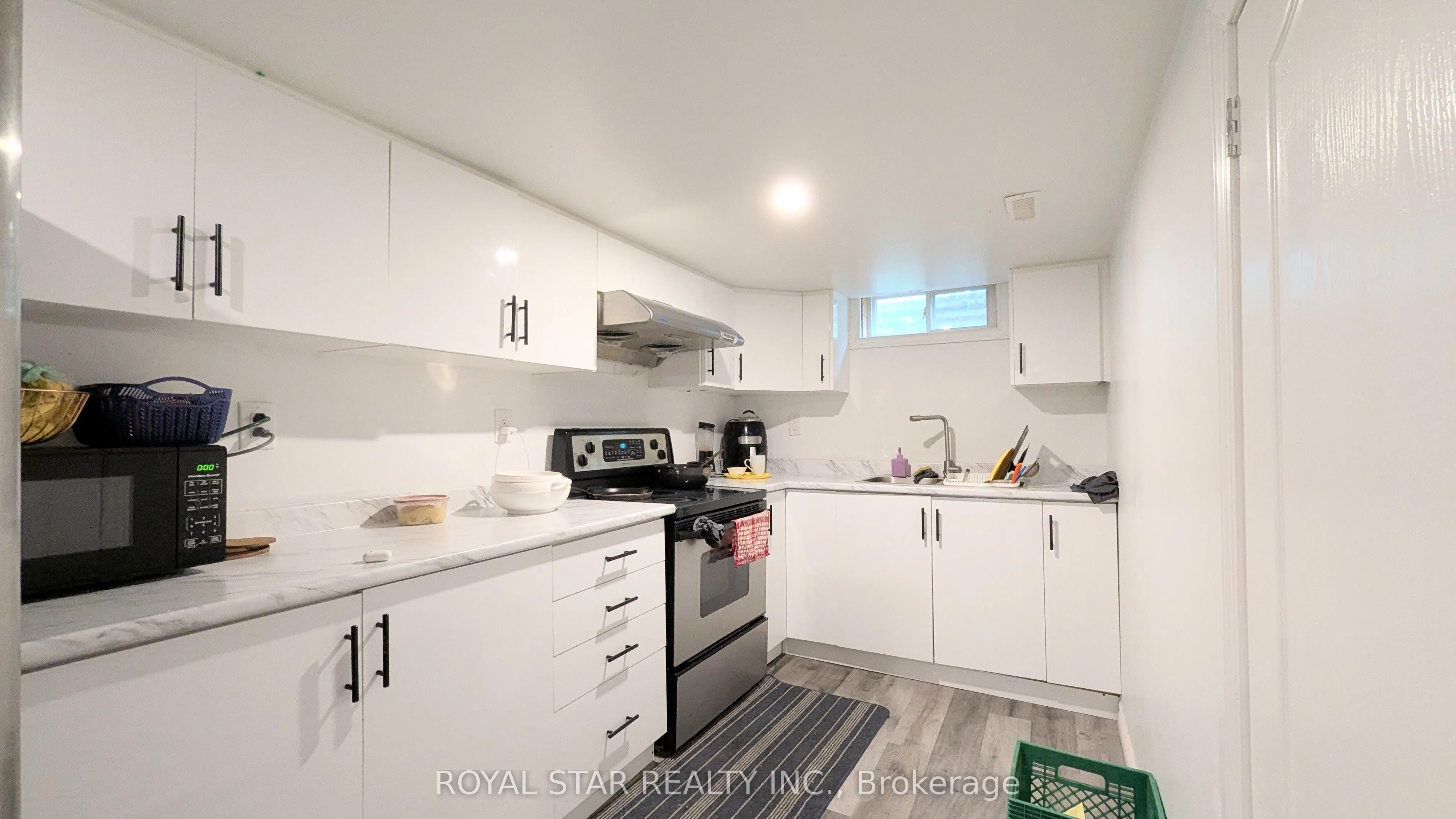 42 Witty Avenue