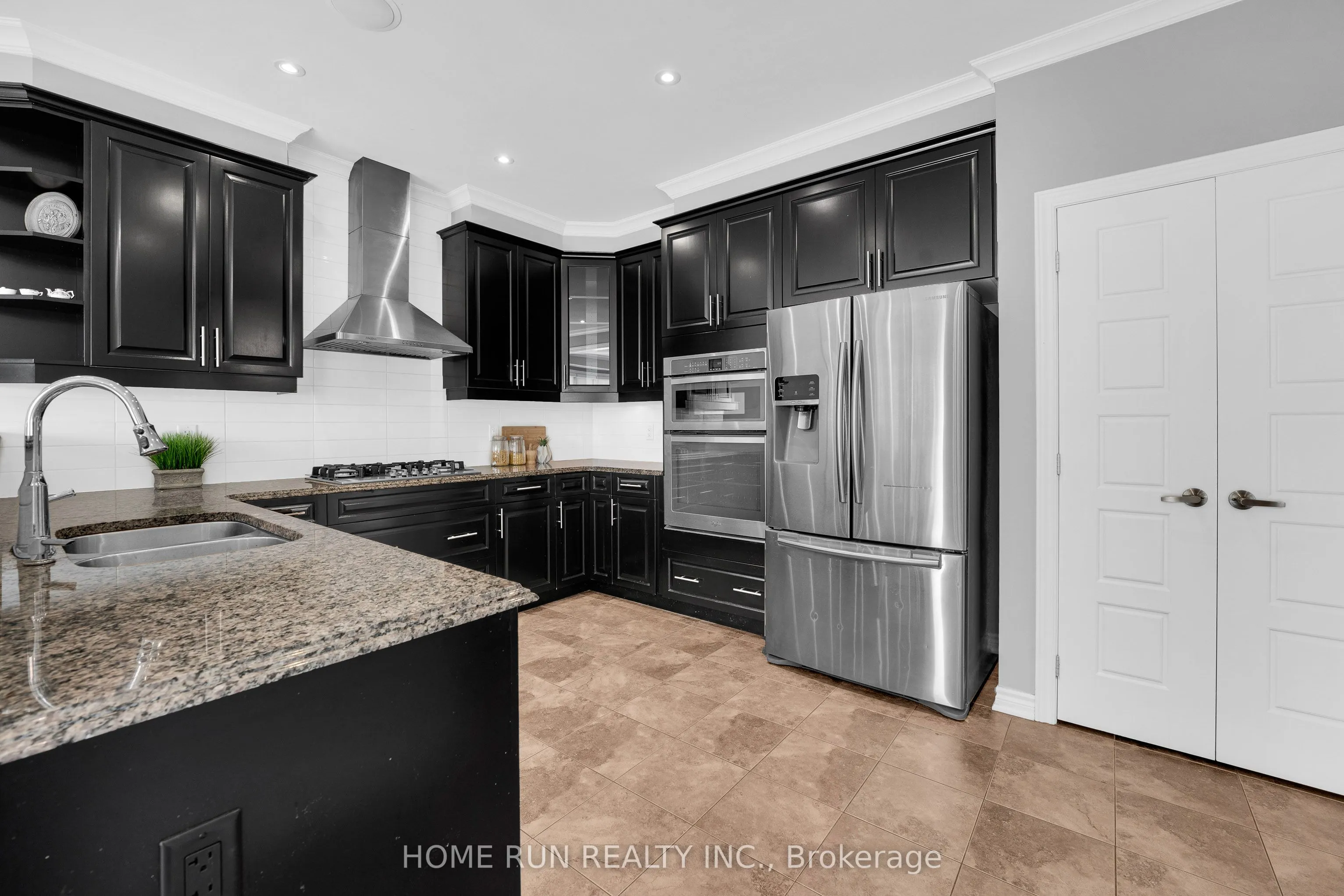 335 Gallantry Way
