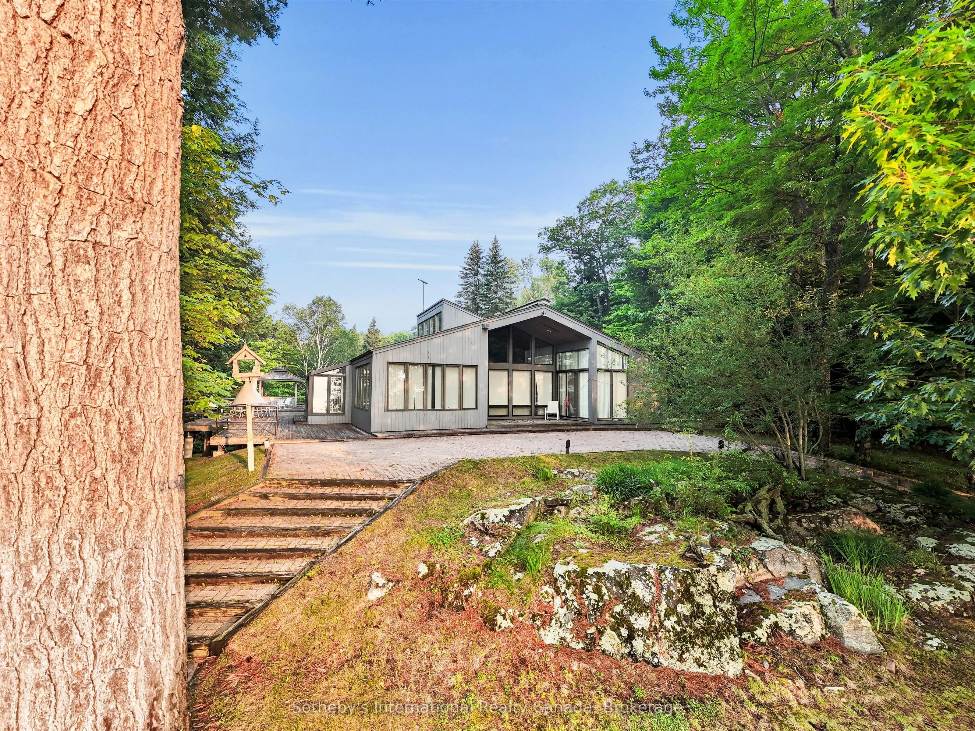 1080 Vanclieaf Drive