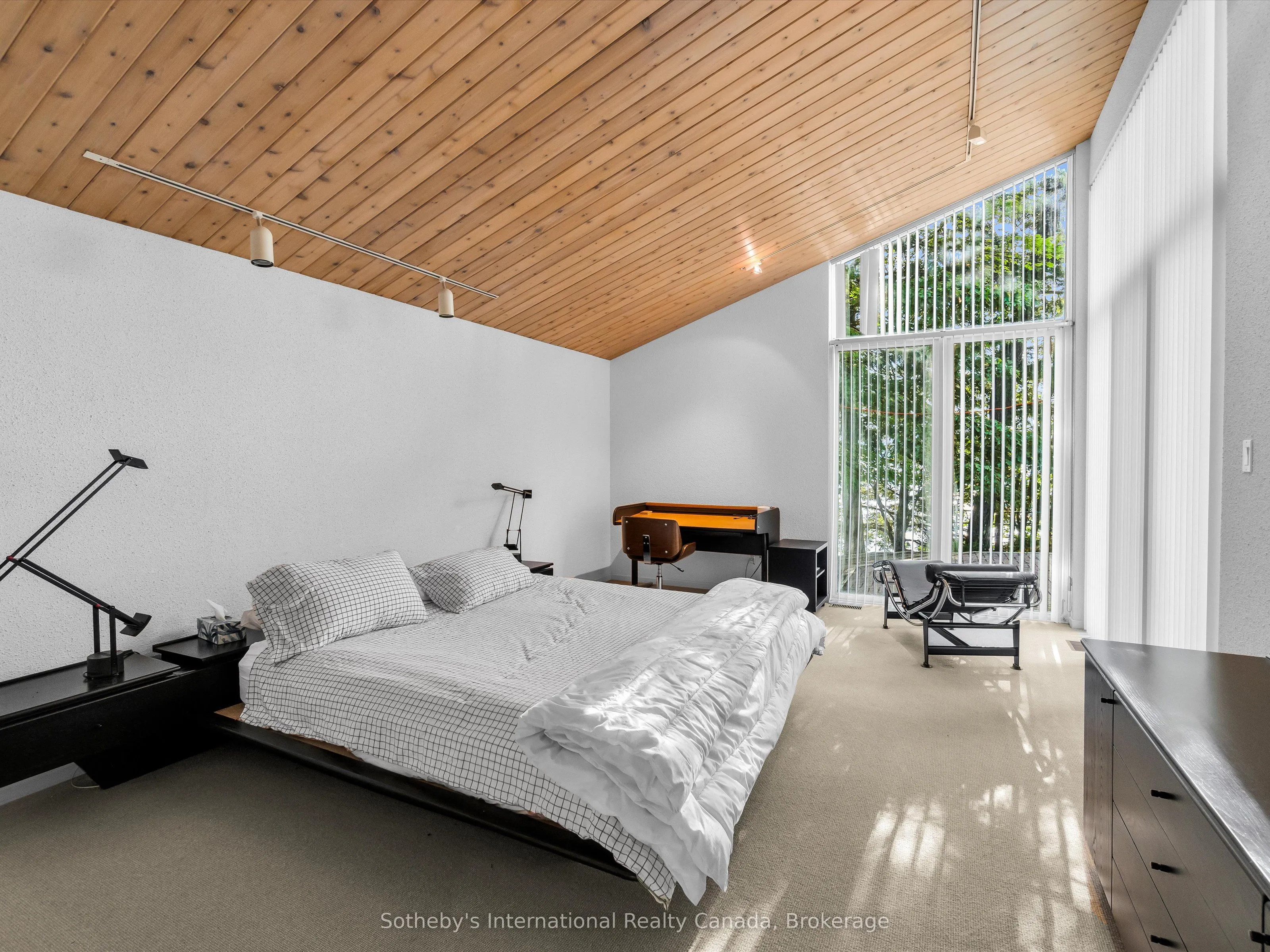 1080 Vanclieaf Drive