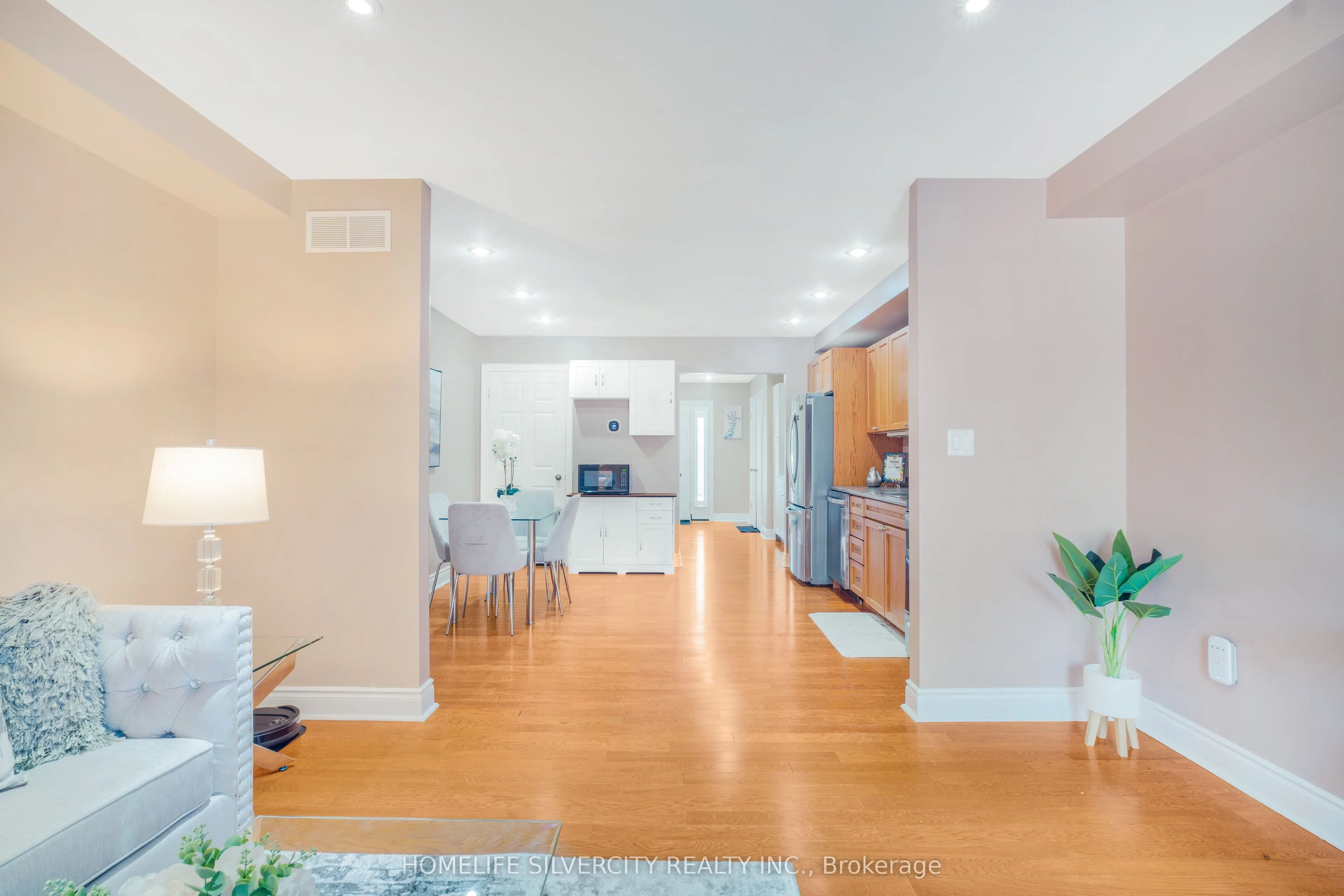27 Ormond Street N