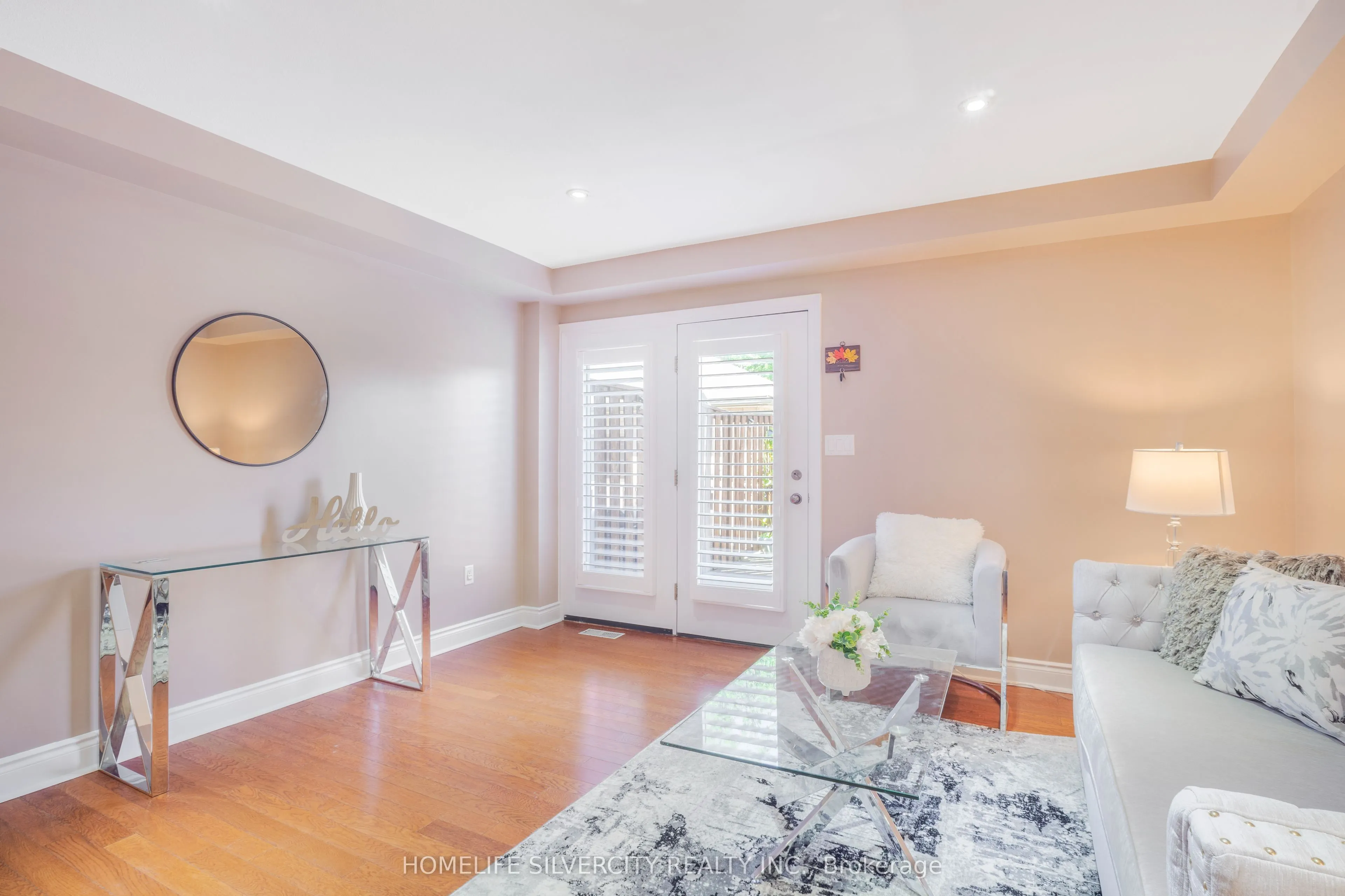 27 Ormond Street N
