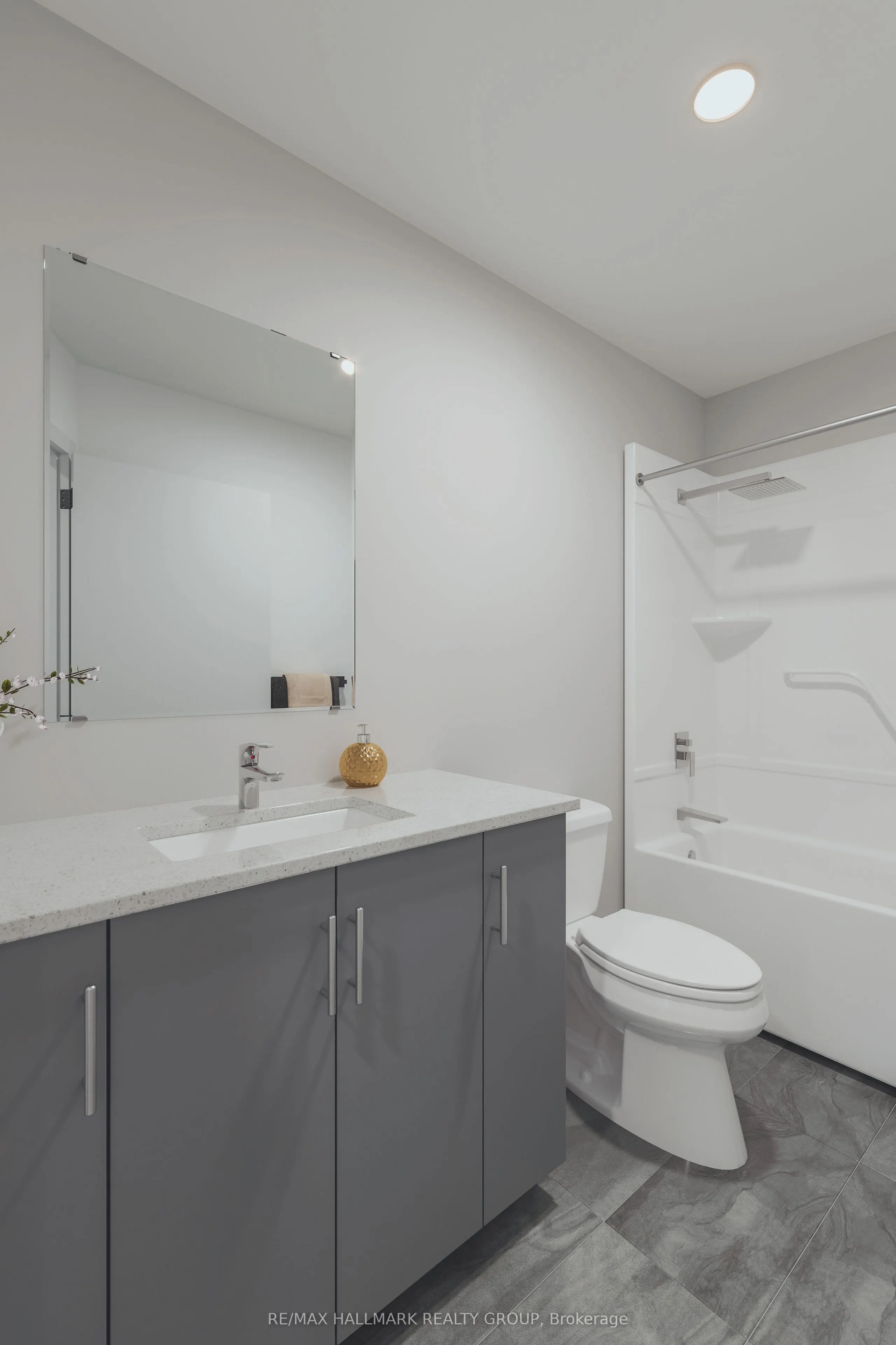 353 Gardner Street, #406