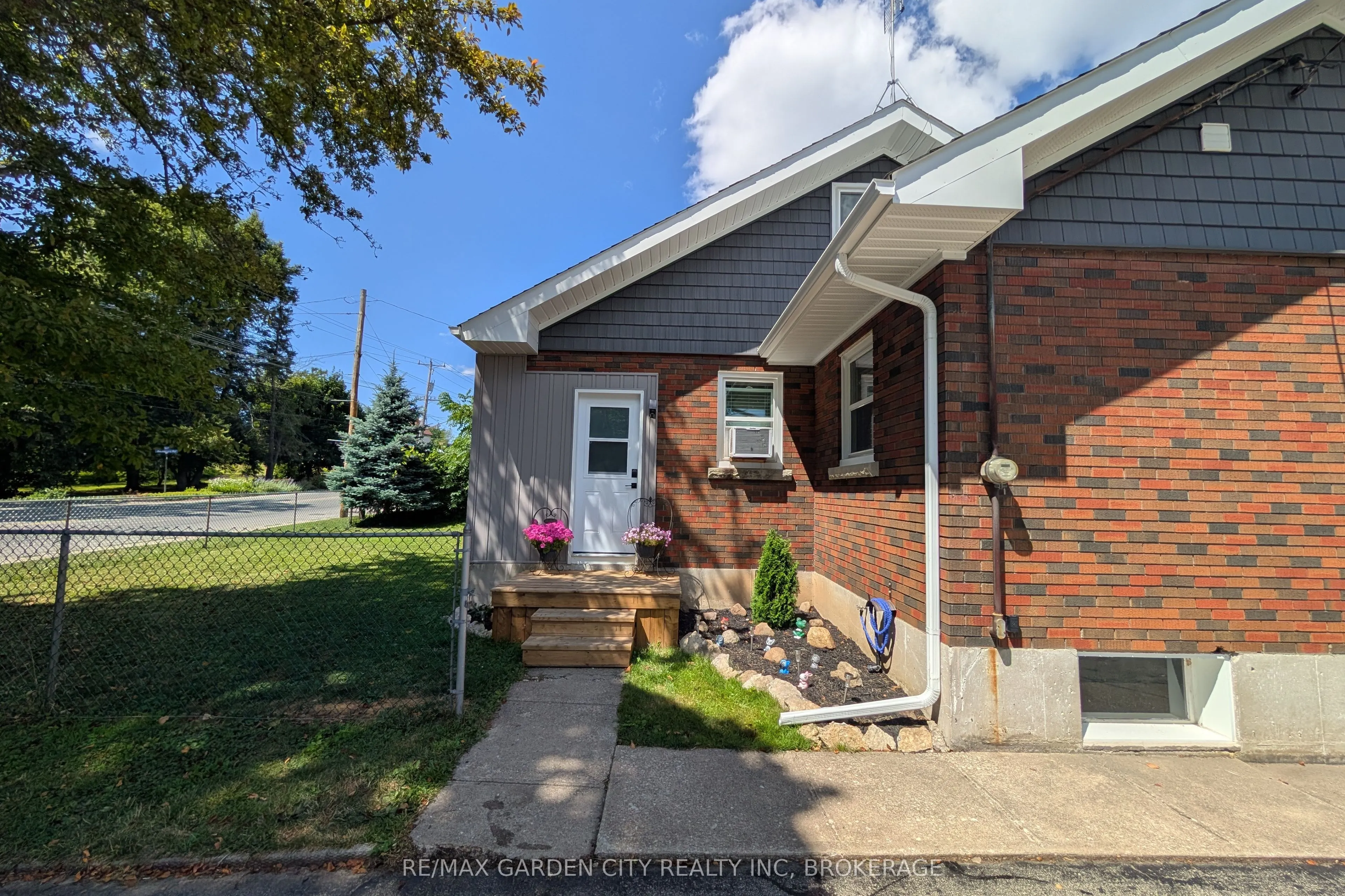 222 Ridgeway Road
