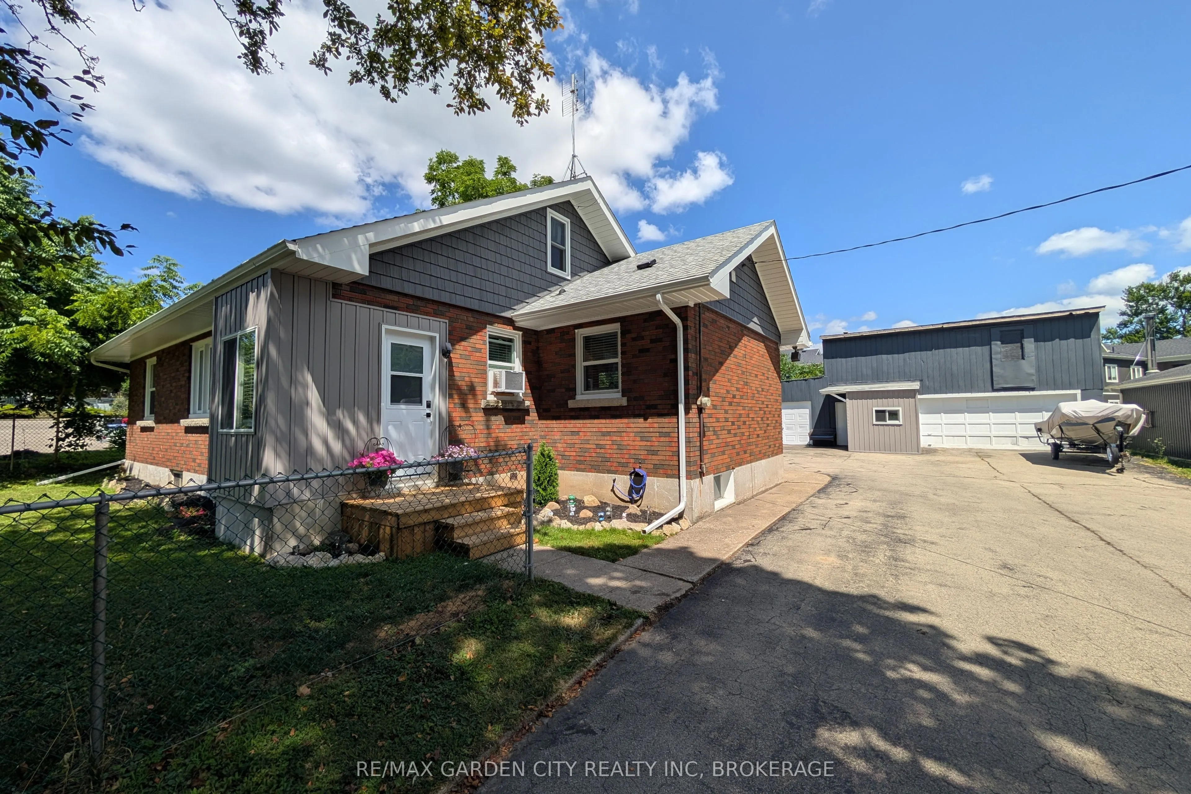 222 Ridgeway Road