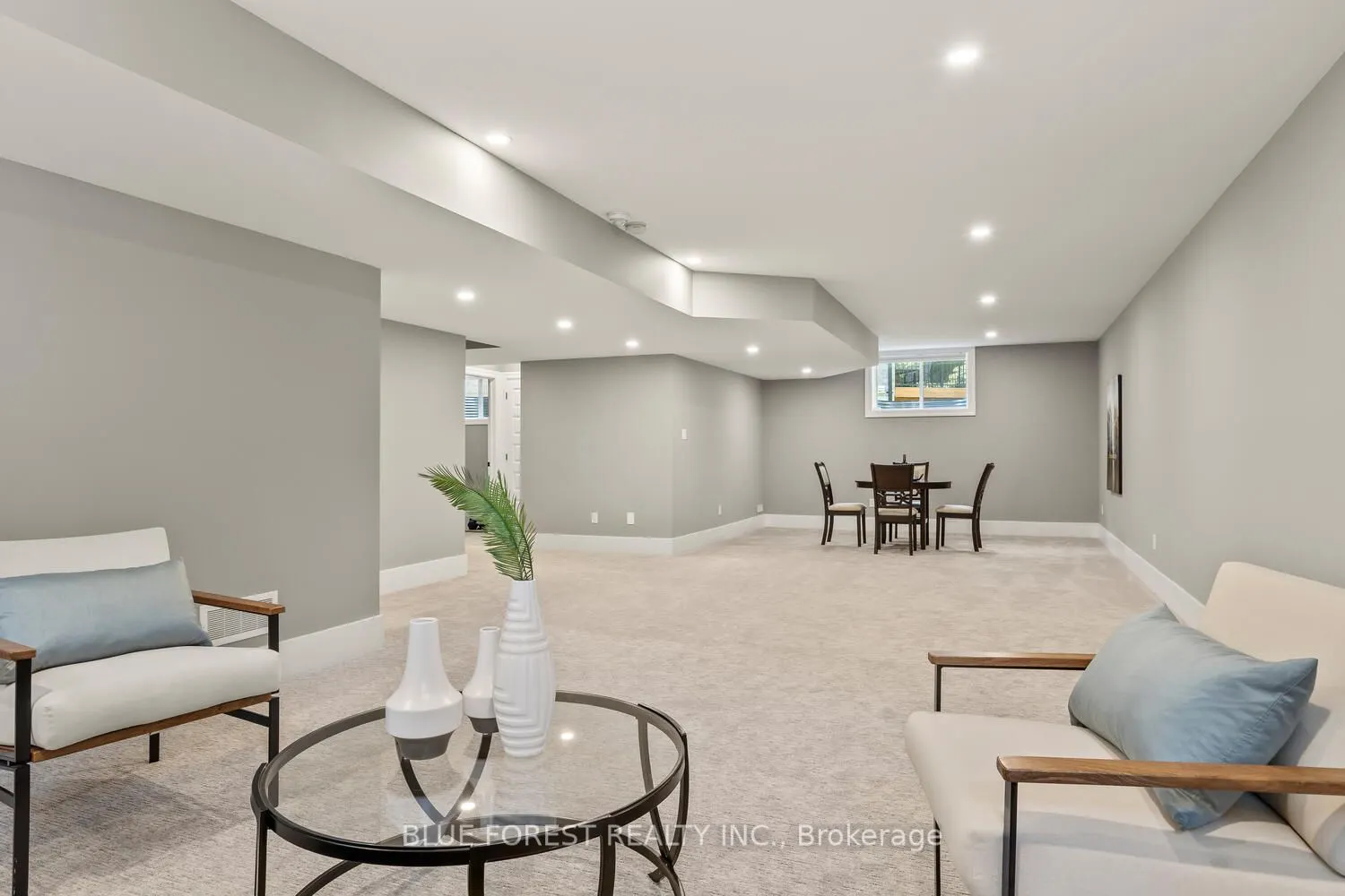 1287 Dyer Crescent