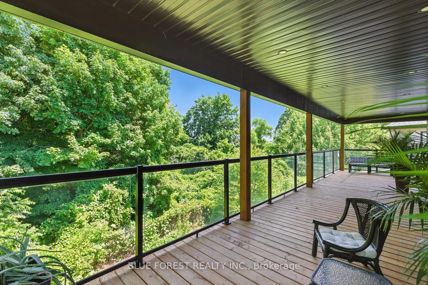 1287 Dyer Crescent