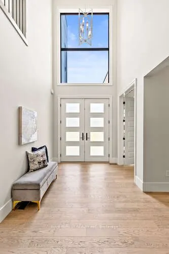 1287 Dyer Crescent