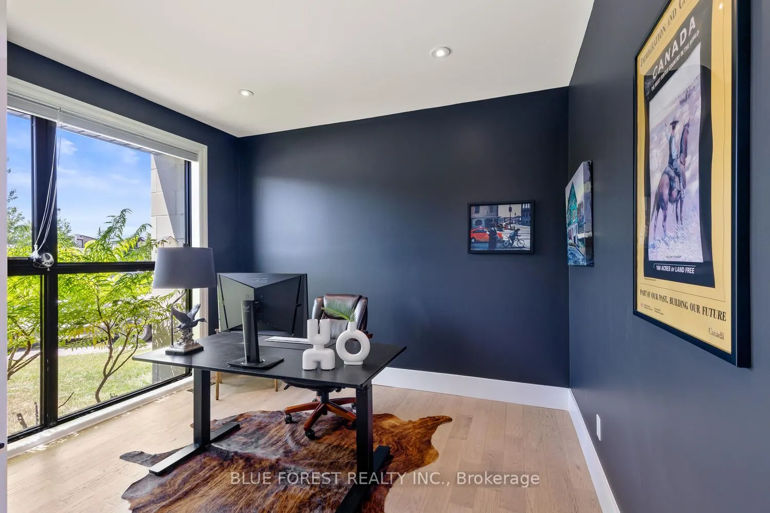 1287 Dyer Crescent