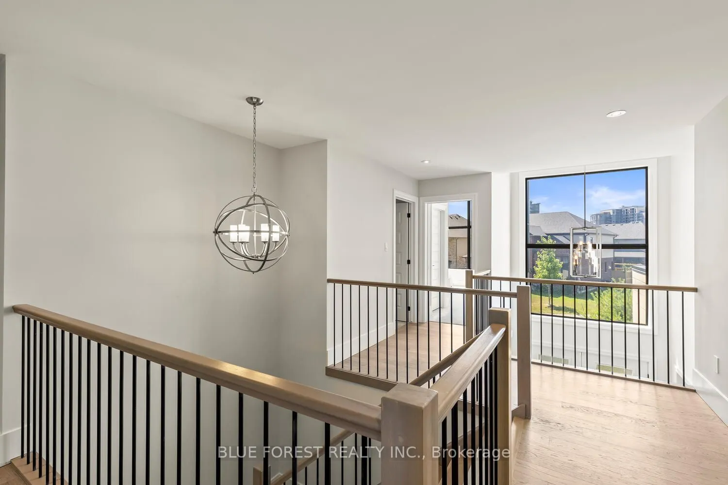 1287 Dyer Crescent