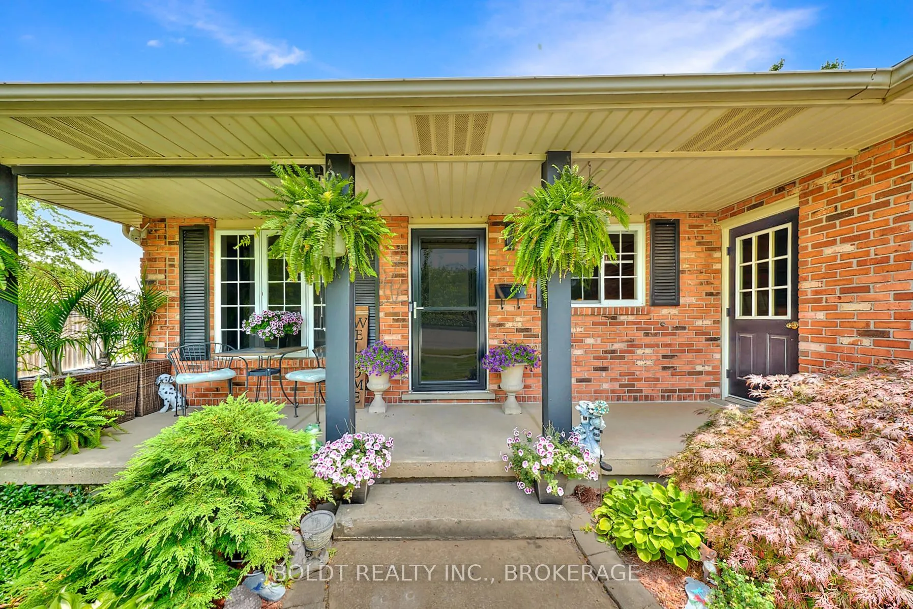 15 Pinoak Court