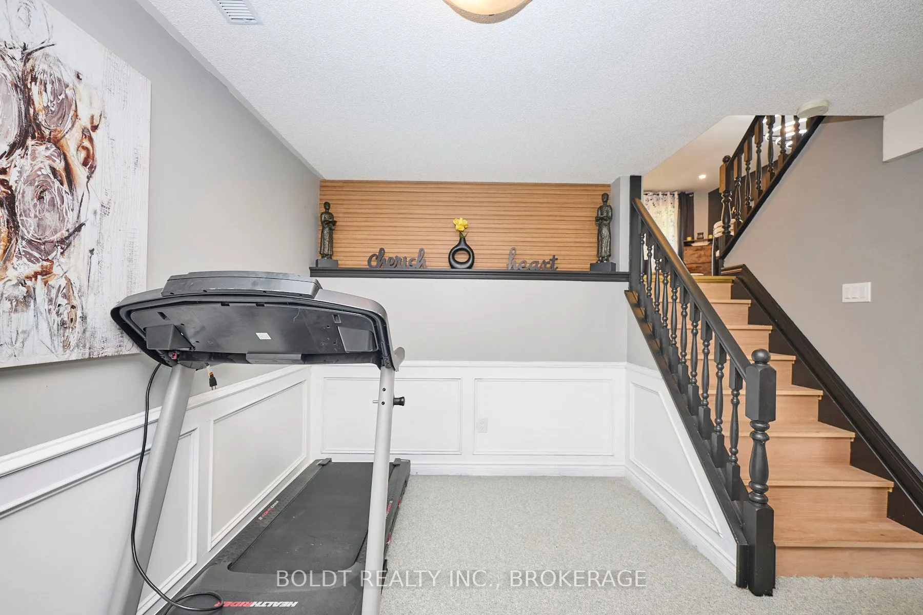 15 Pinoak Court