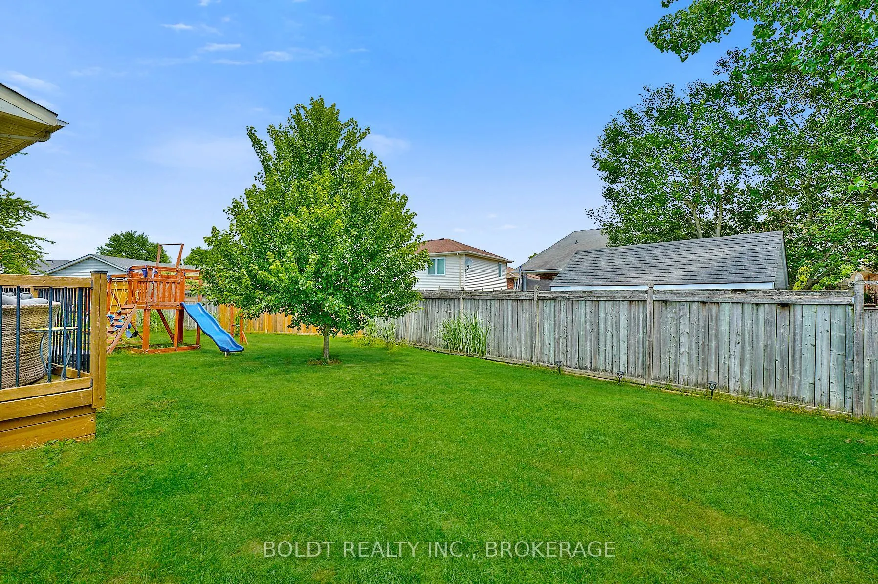 15 Pinoak Court