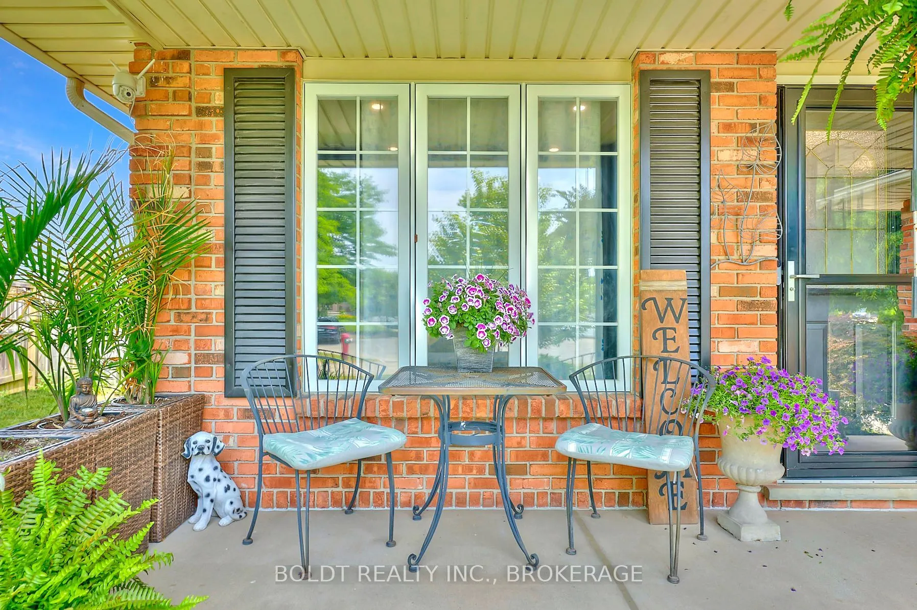 15 Pinoak Court