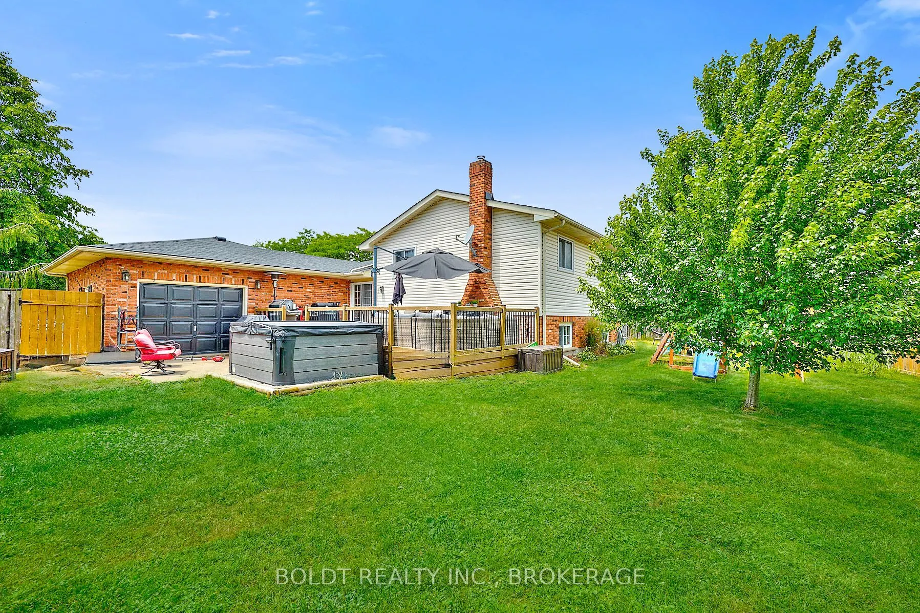 15 Pinoak Court