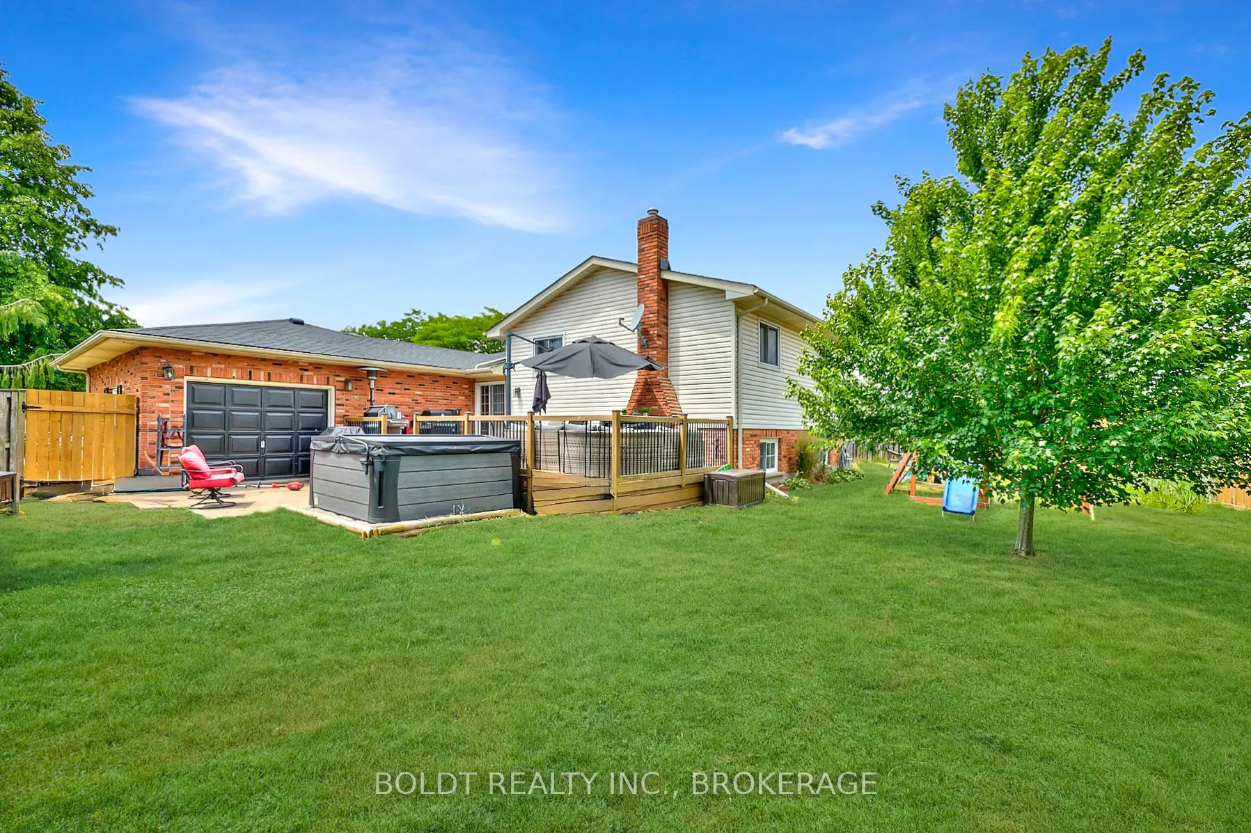 15 Pinoak Court