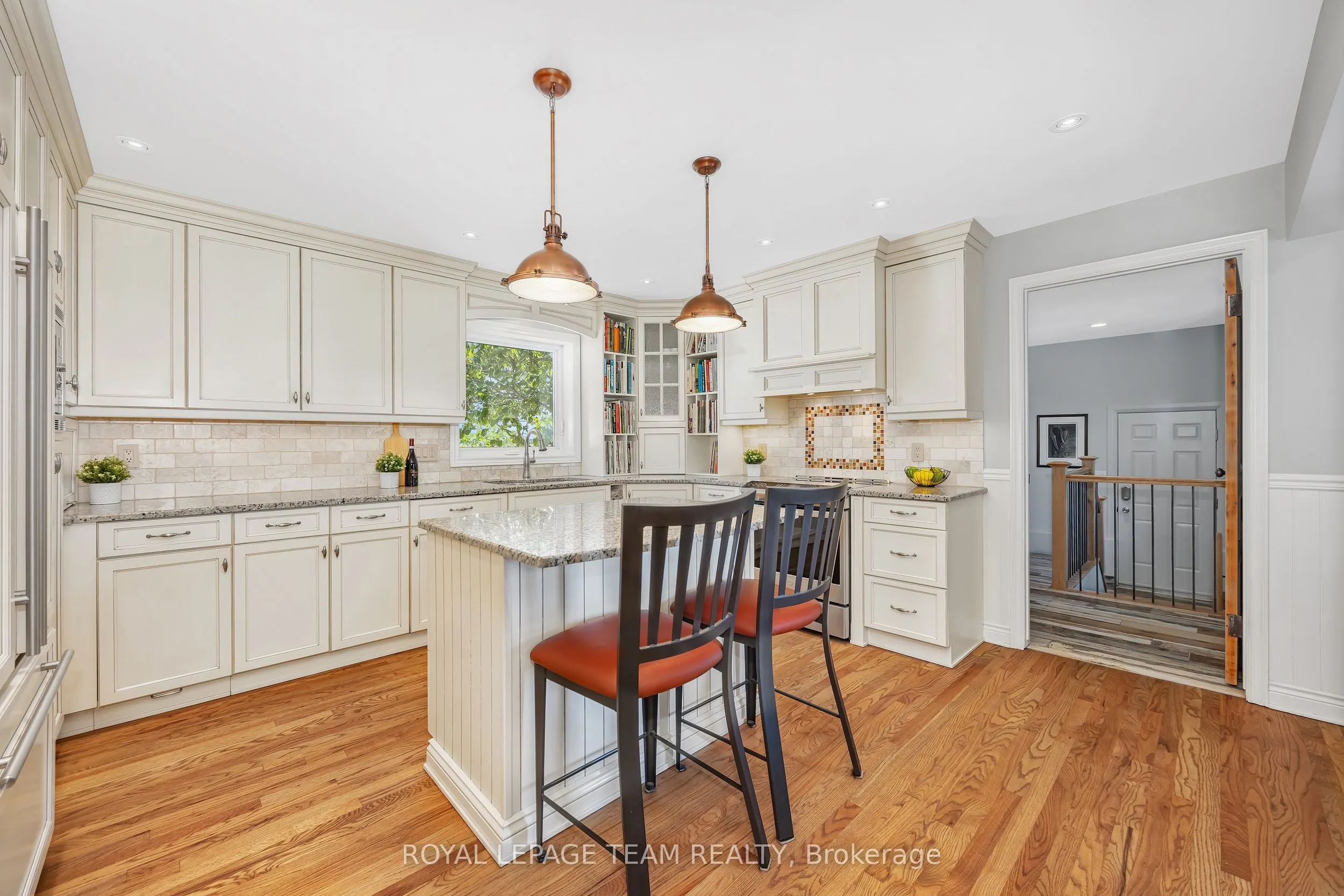 335 Hamilton Road