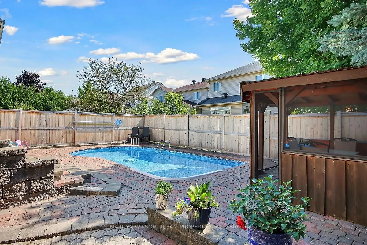 4 Nortoba Crescent