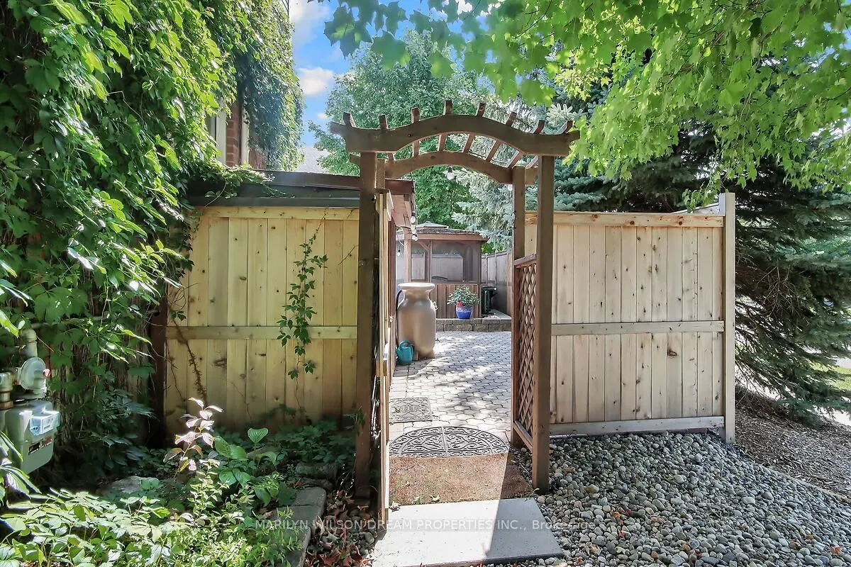 4 Nortoba Crescent