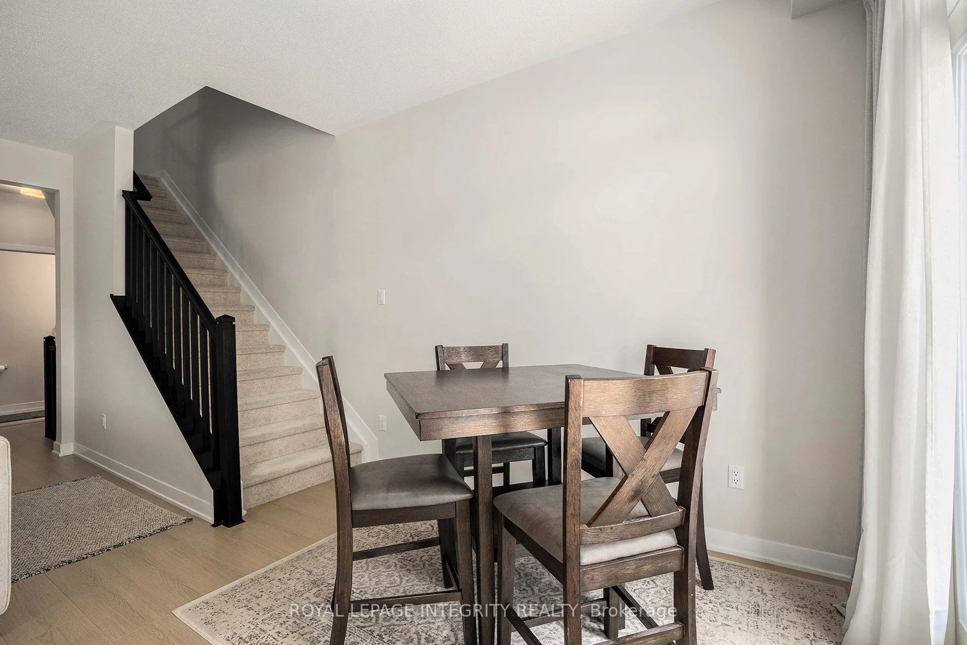 35 Stitch Mews