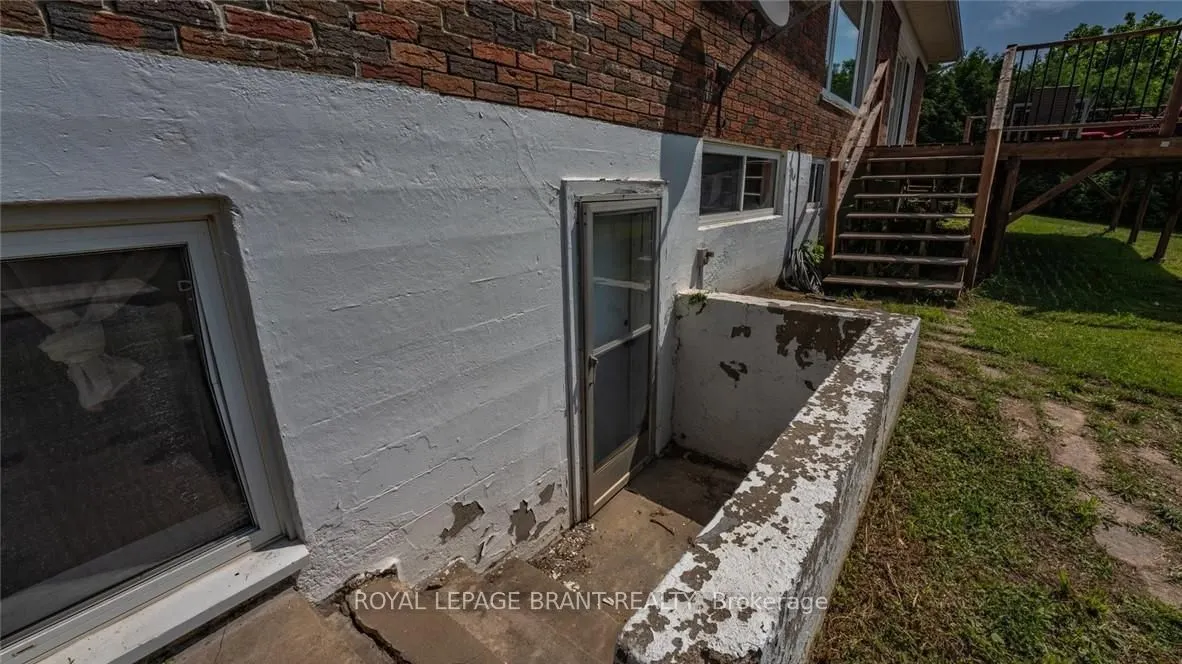 598 Colborne Street W