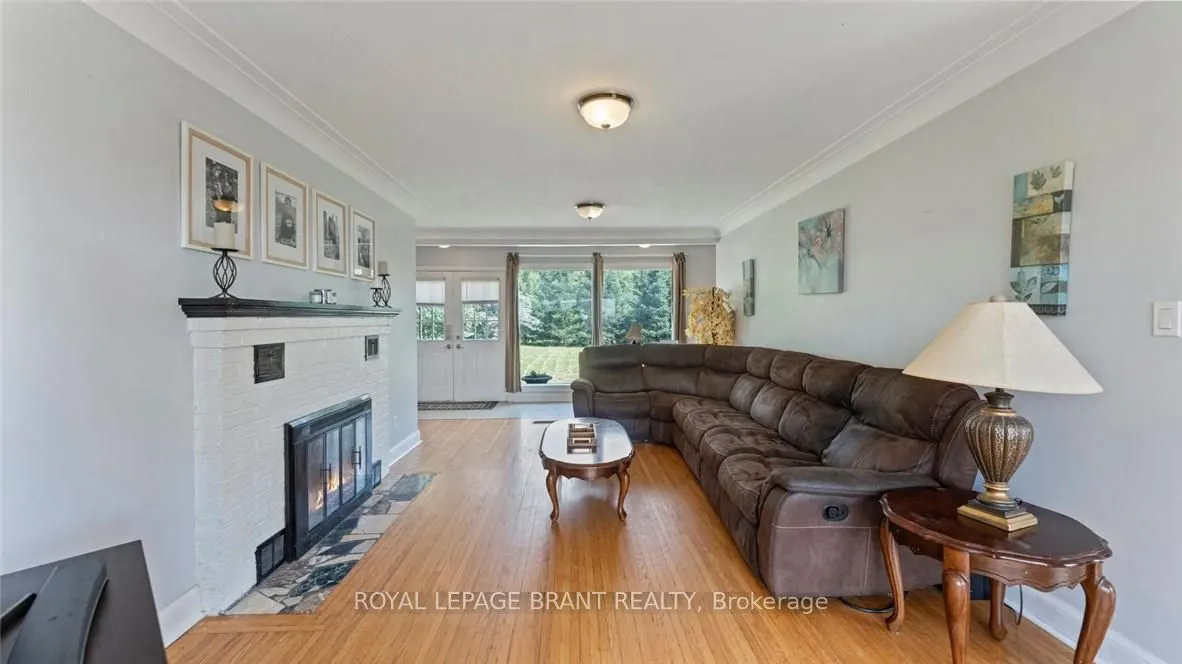 598 Colborne Street W