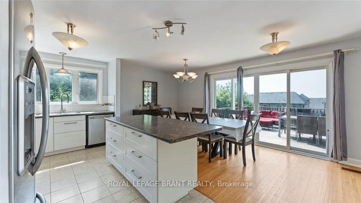 598 Colborne Street W