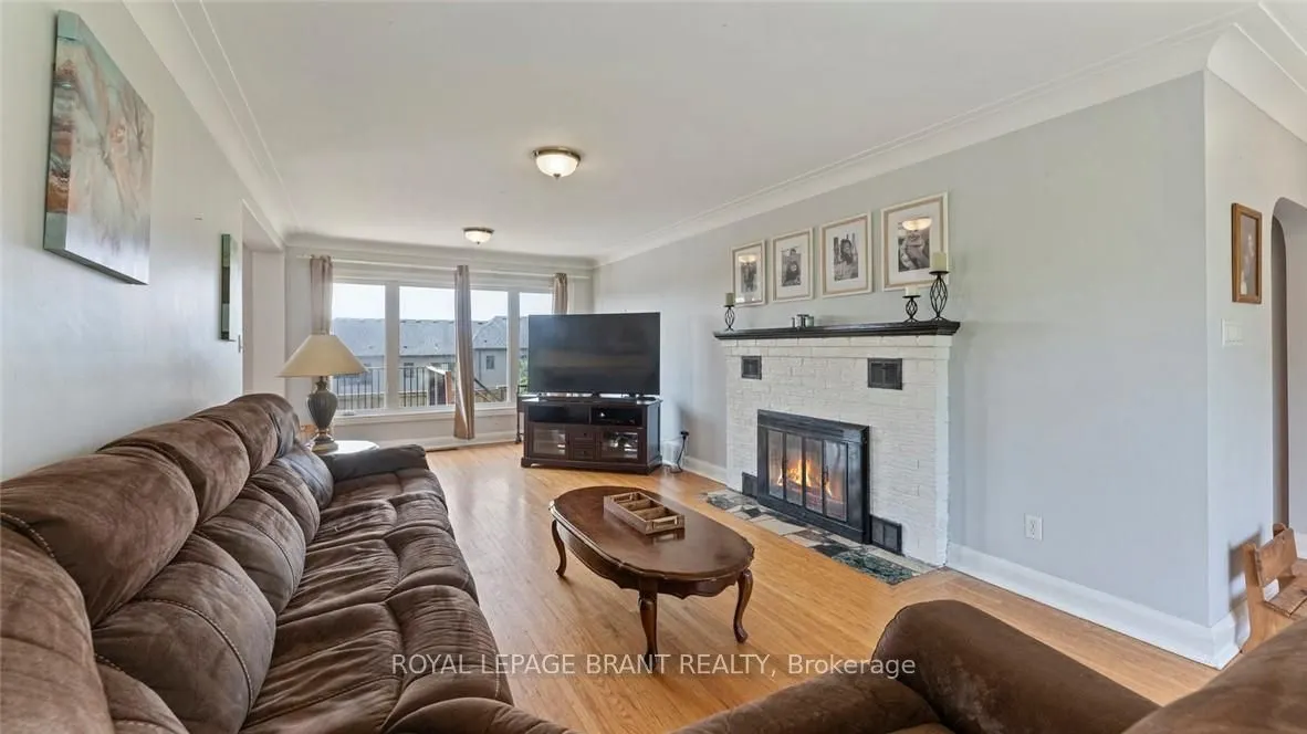 598 Colborne Street W