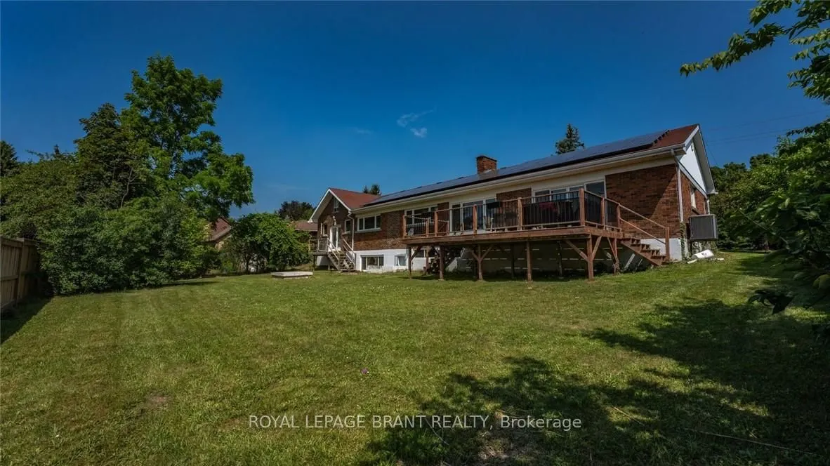 598 Colborne Street W