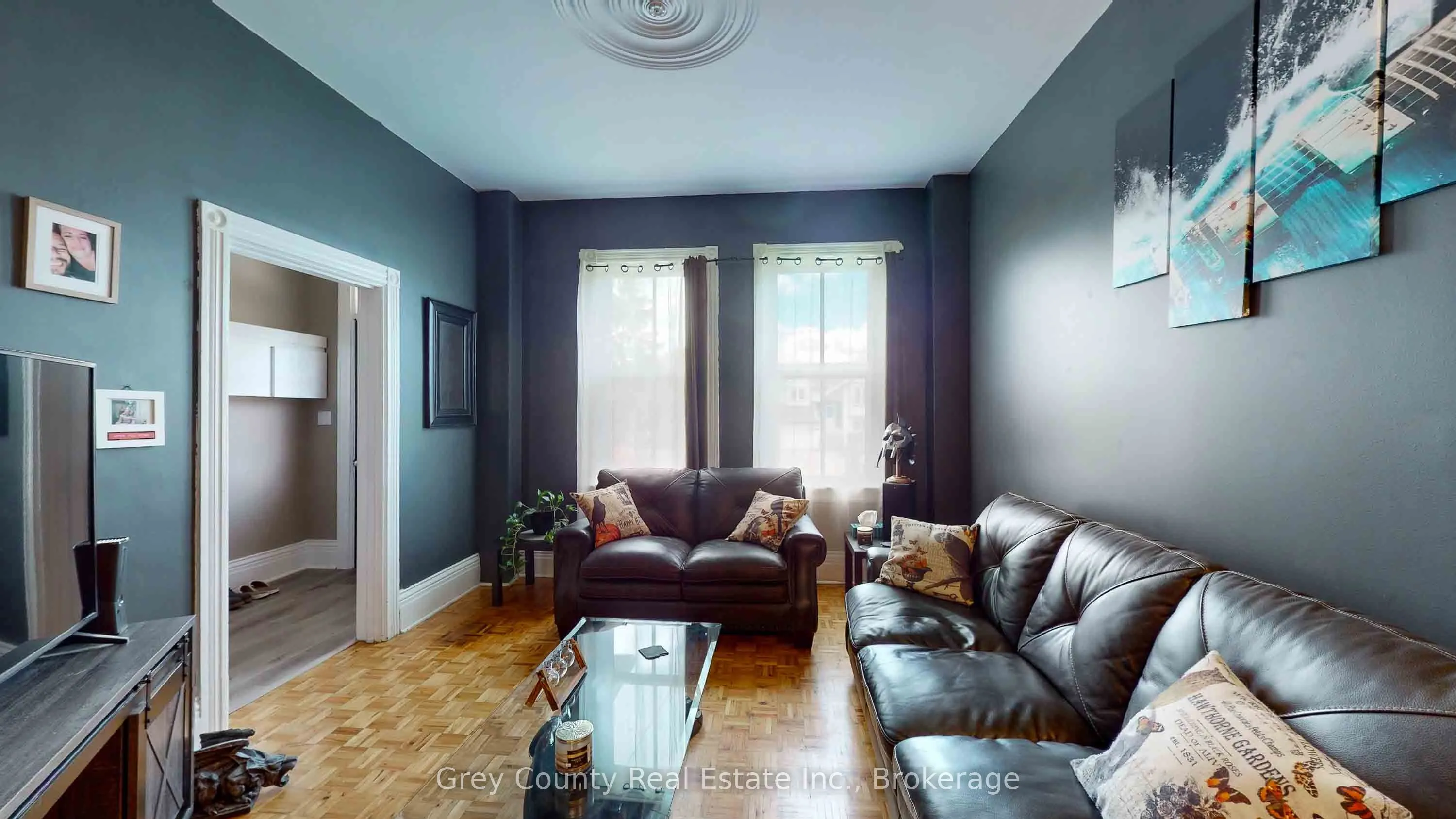 741 9th Street E